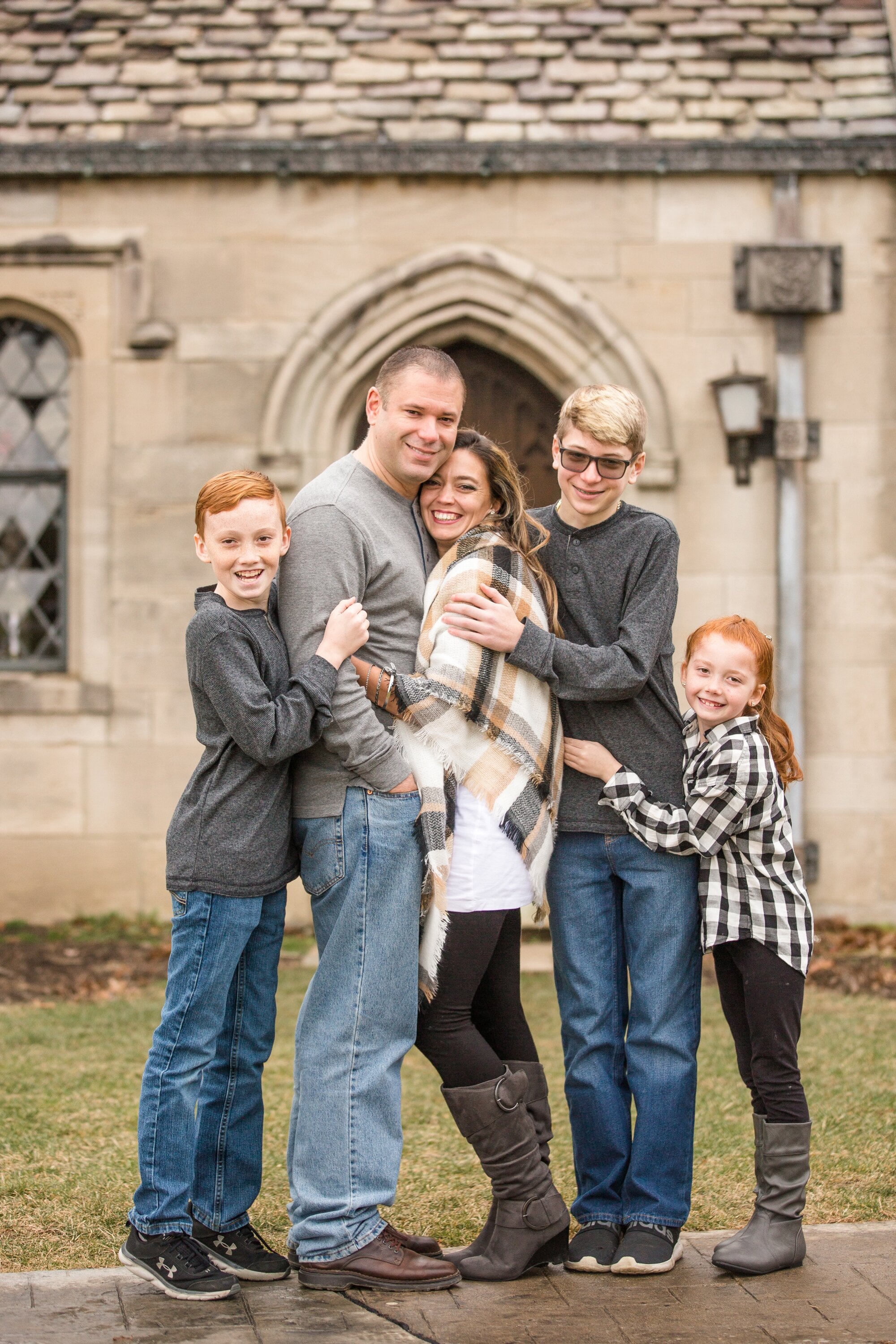 hartwood acres family photos, pittsburgh family photographer, cranberry township family photographer, winter family photos, what to wear for a winter photo shoot