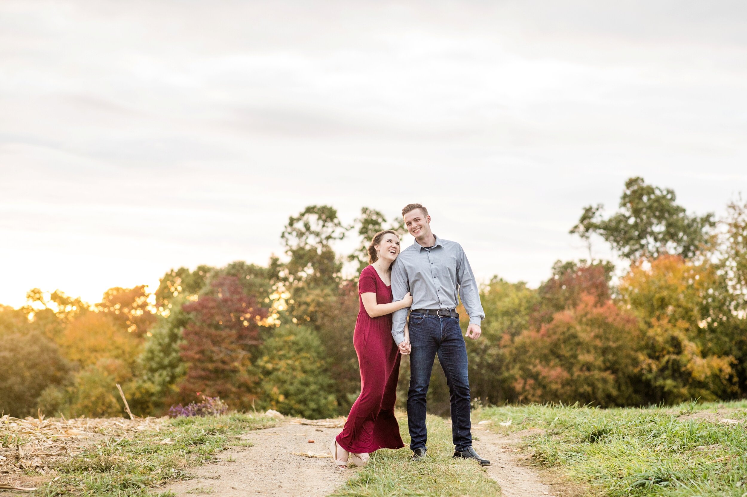 pittsburgh engagement photographer,  ewing park engagement photos, pittsburgh wedding photographer, what to wear for fall engagement photos