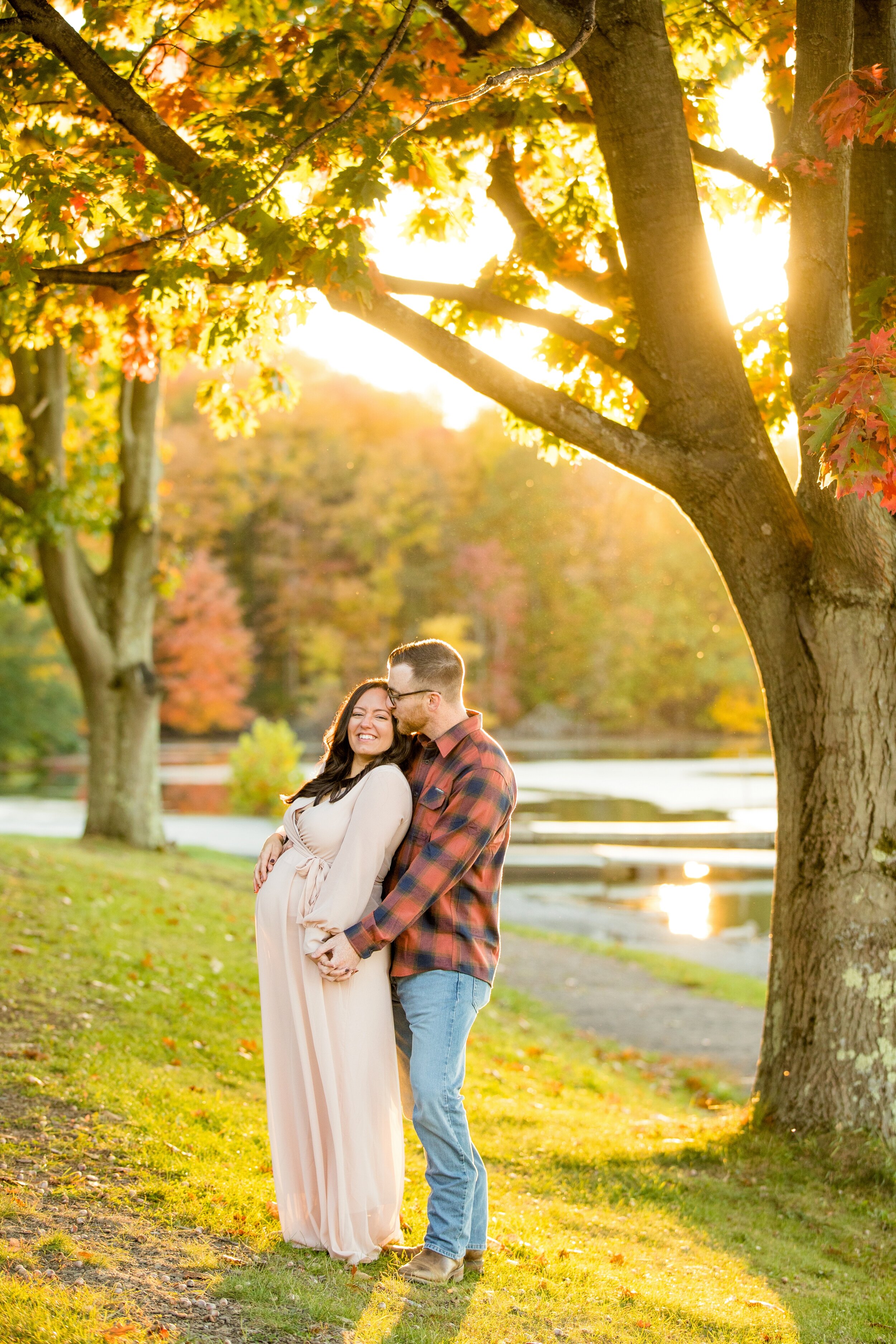 pittsburgh maternity photographer, pittsburgh family photographer, moraine state park family photos, mcconnells mill family photos, cranberry township photographer, what to wear for maternity photos