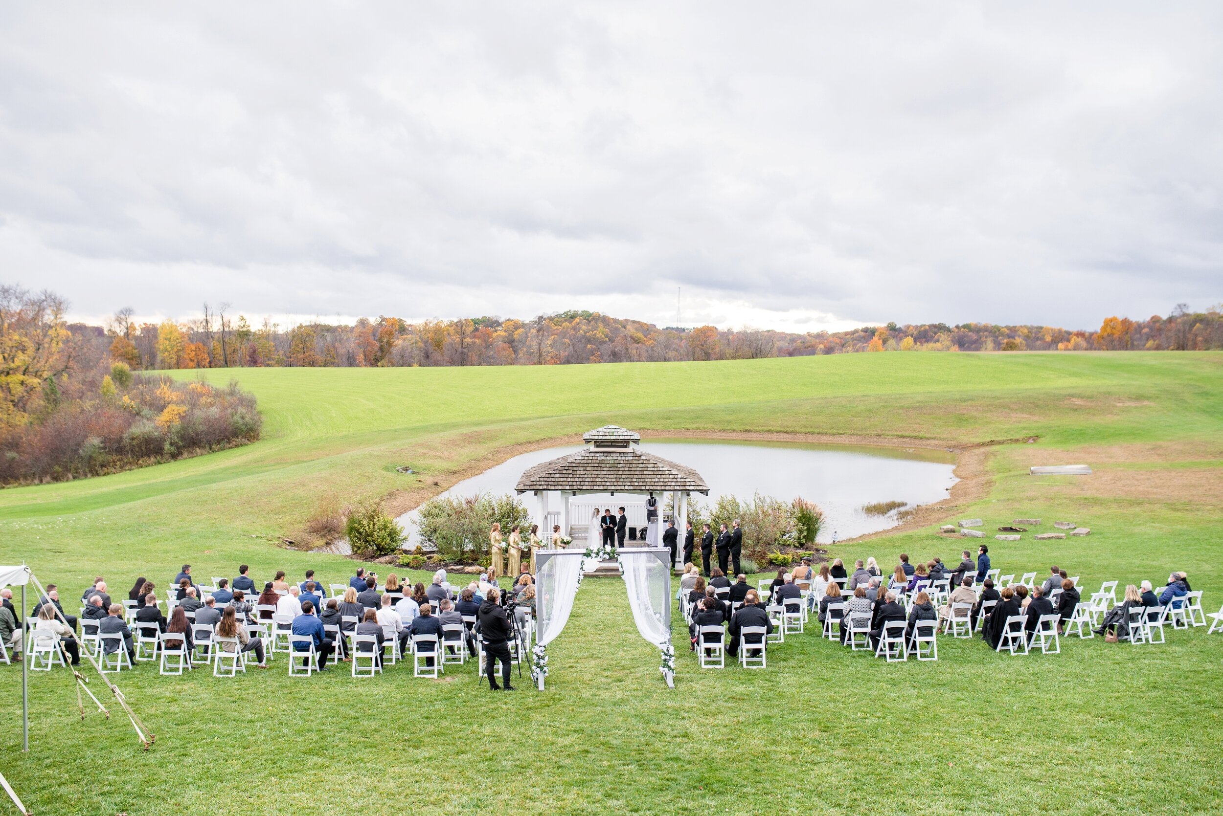 pittsburgh wedding photographer, white barn prospect pa wedding photos, white barn wedding pictures, pittsburgh engagement photographer