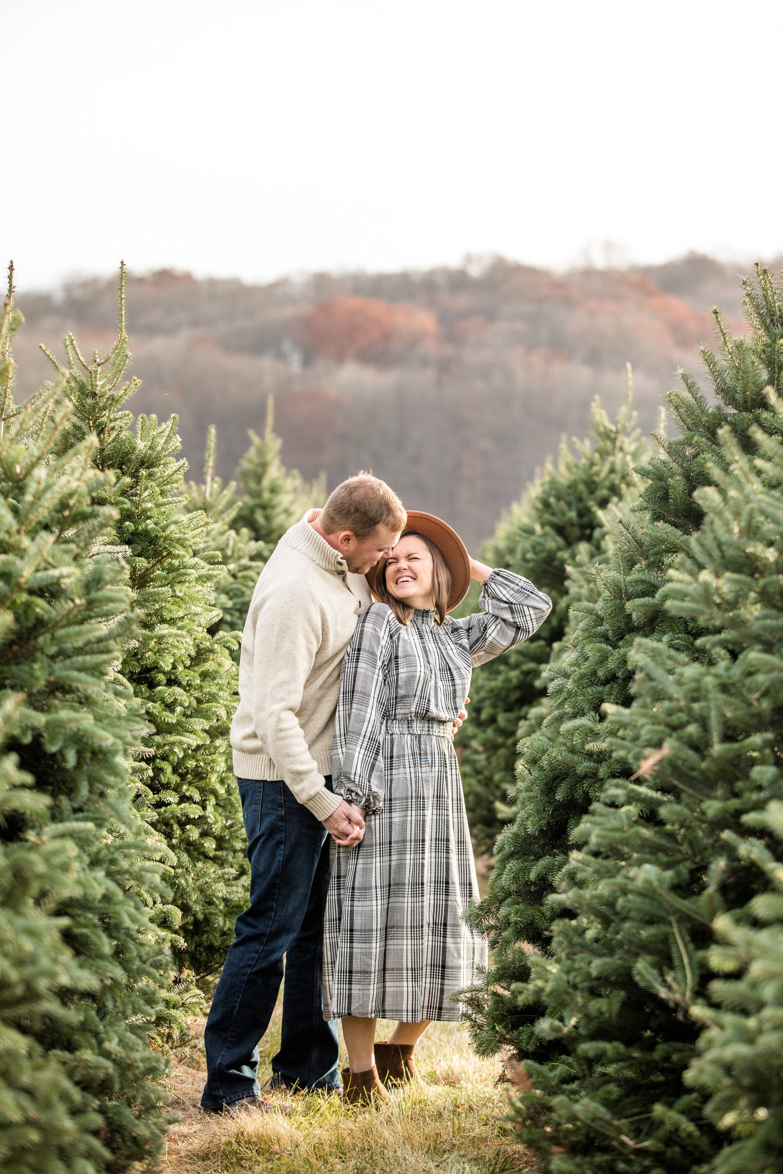 christmas mini sessions pittsburgh, christmas tree farm mini sessions pittsburgh, fall mini sessions pittsburgh, zelienople family photographer, lake forest gardens fombell pa