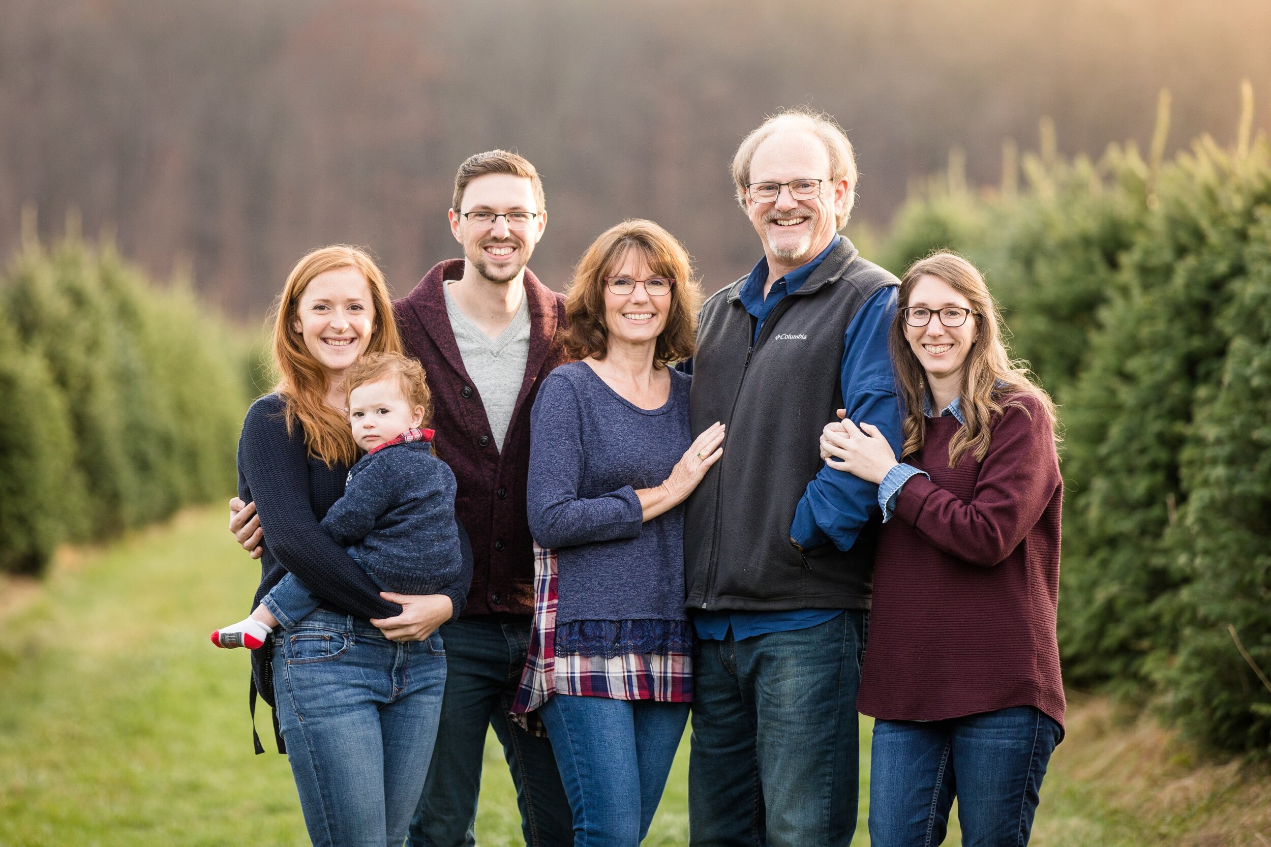 christmas mini sessions pittsburgh, christmas tree farm mini sessions pittsburgh, fall mini sessions pittsburgh, zelienople family photographer, lake forest gardens fombell pa