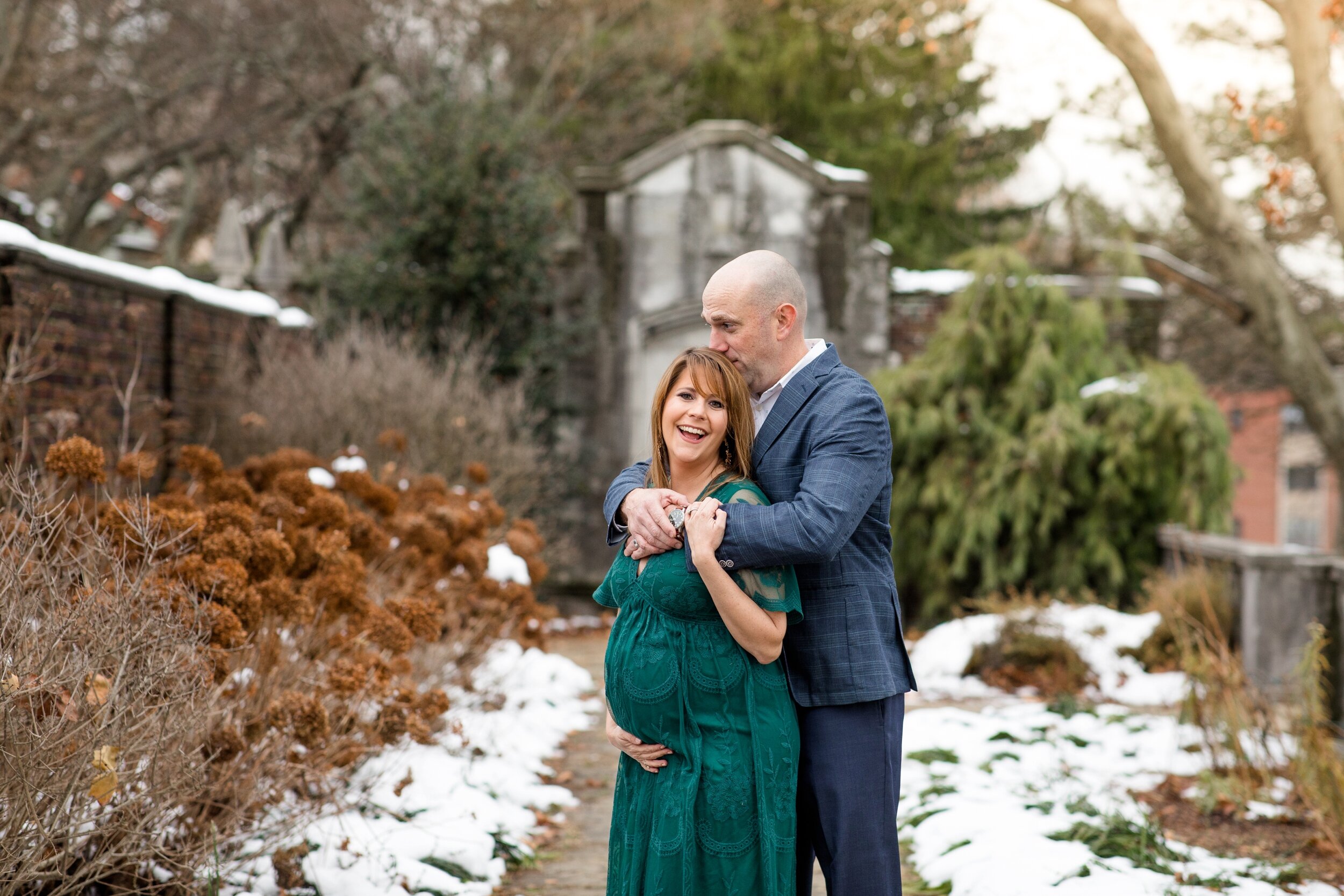 pittsburgh maternity photographer, mellon park maternity photos, snowy maternity photos, what to wear for maternity photos, pittsburgh family photographer, maternity photo outfit ideas