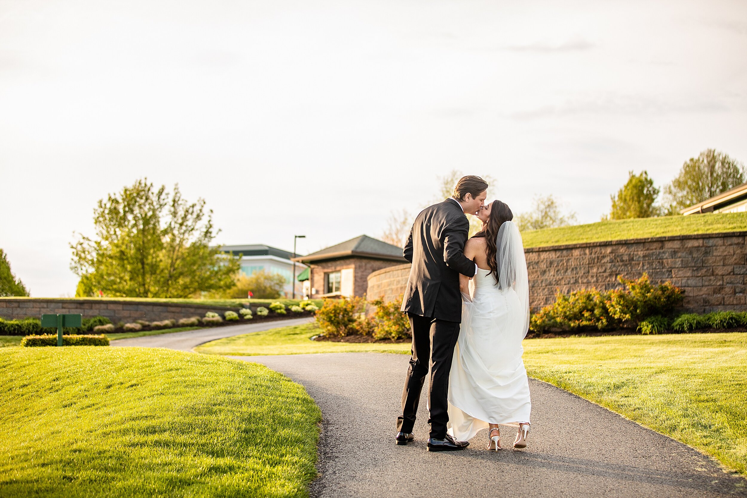 southpointe golf club wedding photos, pittsburgh wedding photographer, pittsburgh wedding venues, golf club wedding venues pittsburgh, zelienople photographer