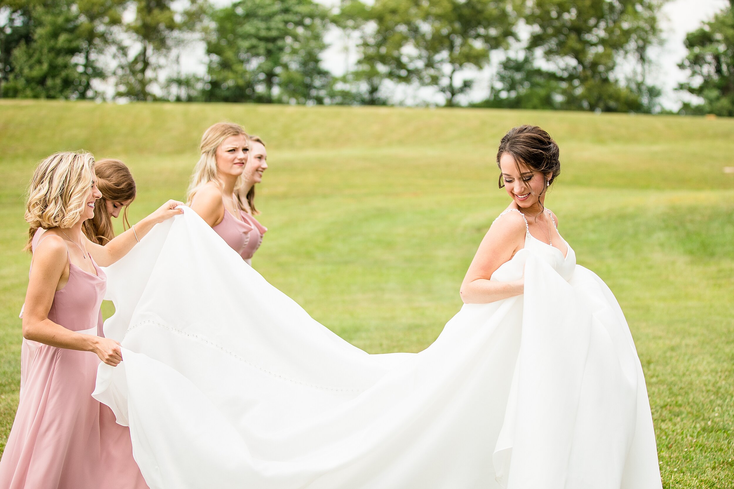 white barn wedding photos, white barn prospect pa wedding pictures, pittsburgh wedding photographer, zelienople wedding photographer, cranberry township wedding photographer