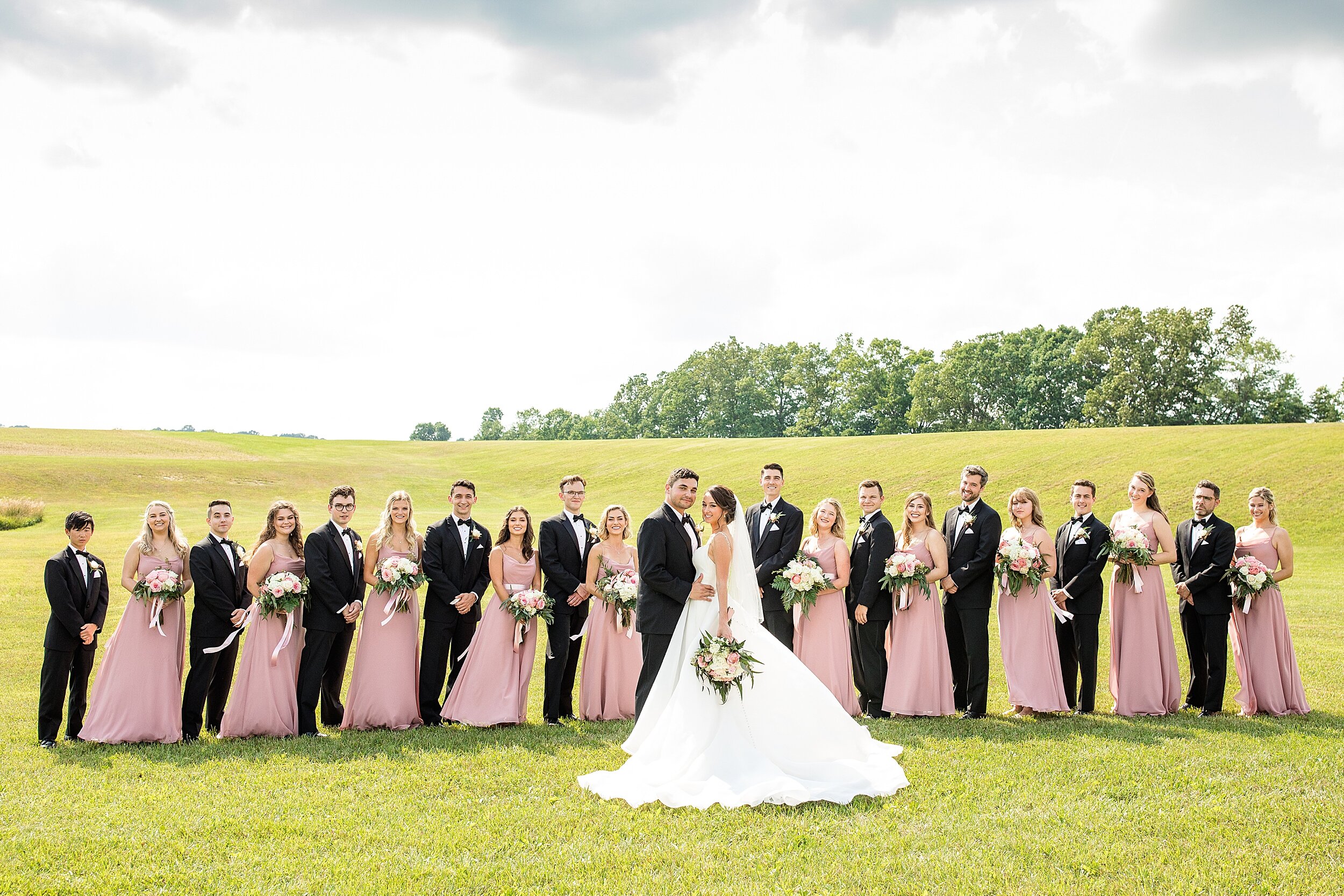 white barn wedding photos, white barn prospect pa wedding pictures, pittsburgh wedding photographer, zelienople wedding photographer, cranberry township wedding photographer