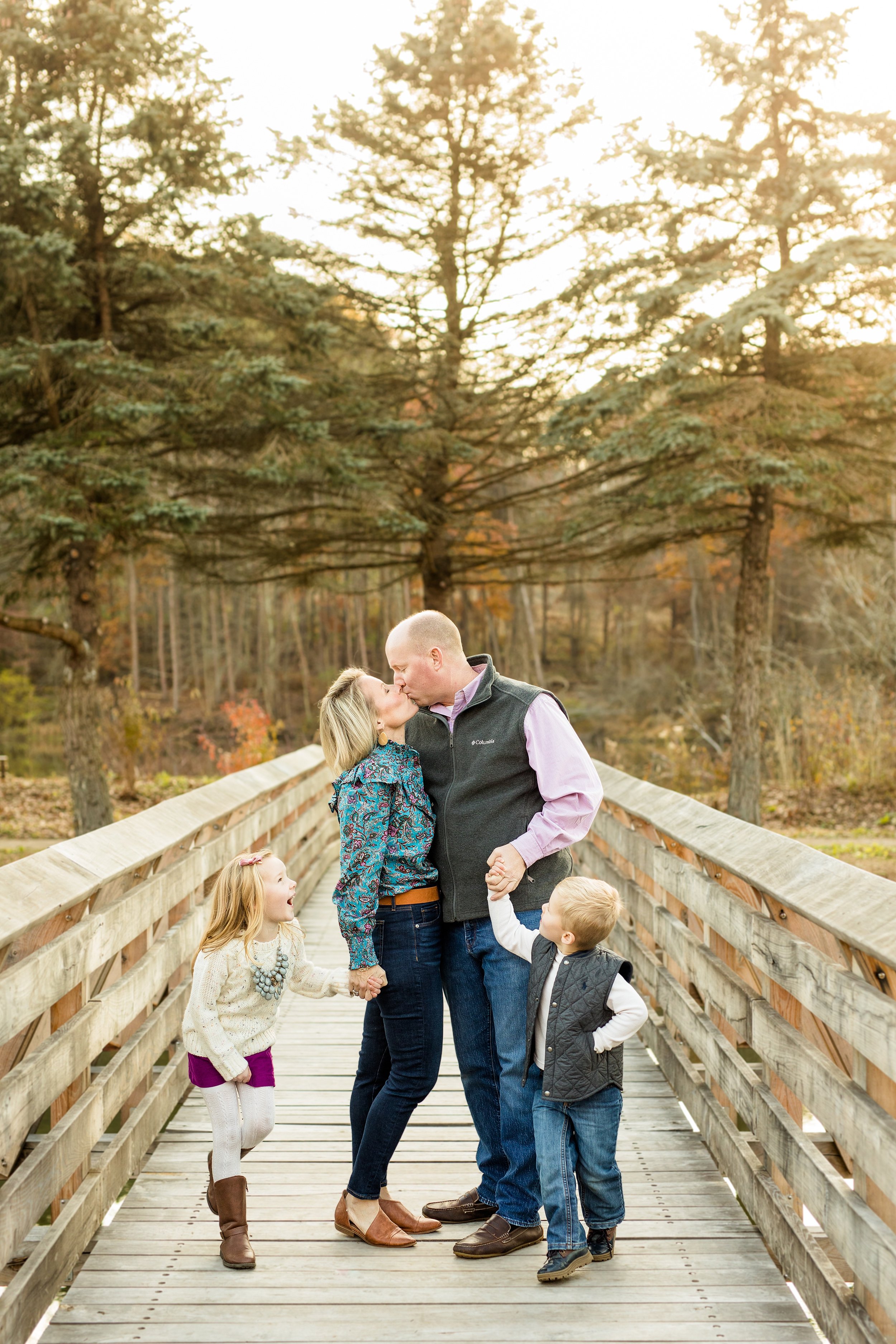 north park family pictures, pittsburgh family photographer, location ideas for family photos pittsburgh, cranberry township family photographer