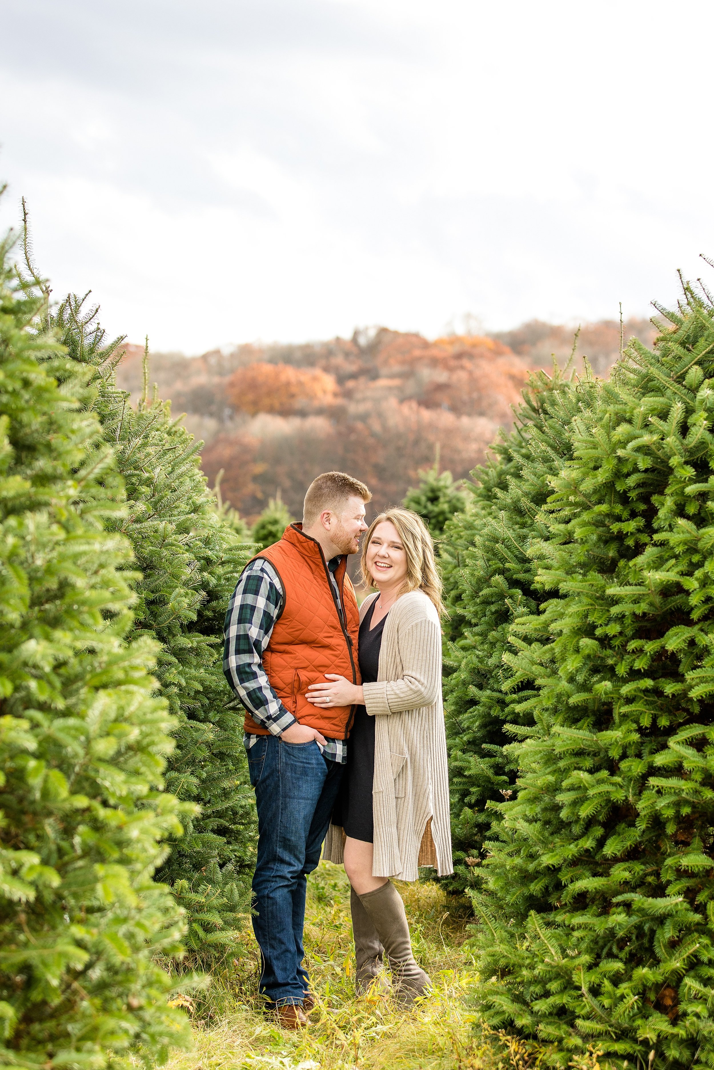 pittsburgh christmas mini sessions, christmas tree farm mini sessions pittsburgh, holiday mini sessions pittsburgh, pittsburgh family photographer