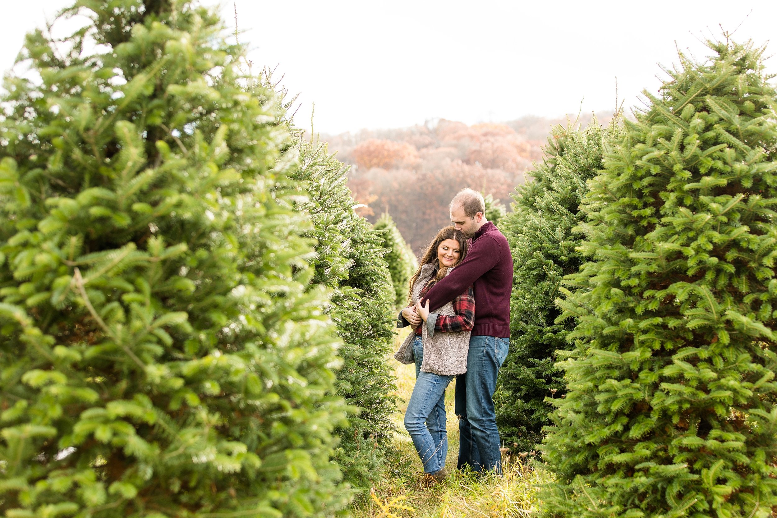 pittsburgh christmas mini sessions, christmas tree farm mini sessions pittsburgh, holiday mini sessions pittsburgh, pittsburgh family photographer