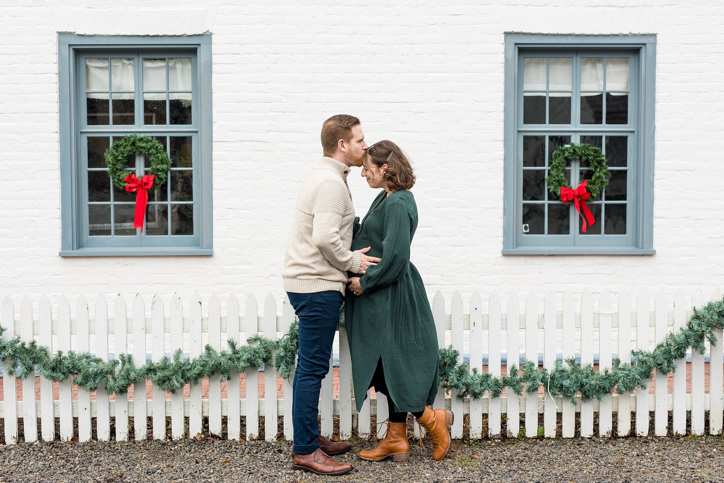 christmas maternity photos, pittsburgh maternity photographer, historic harmony maternity photos, pittsburgh family photographer, christmas photos pittsburgh