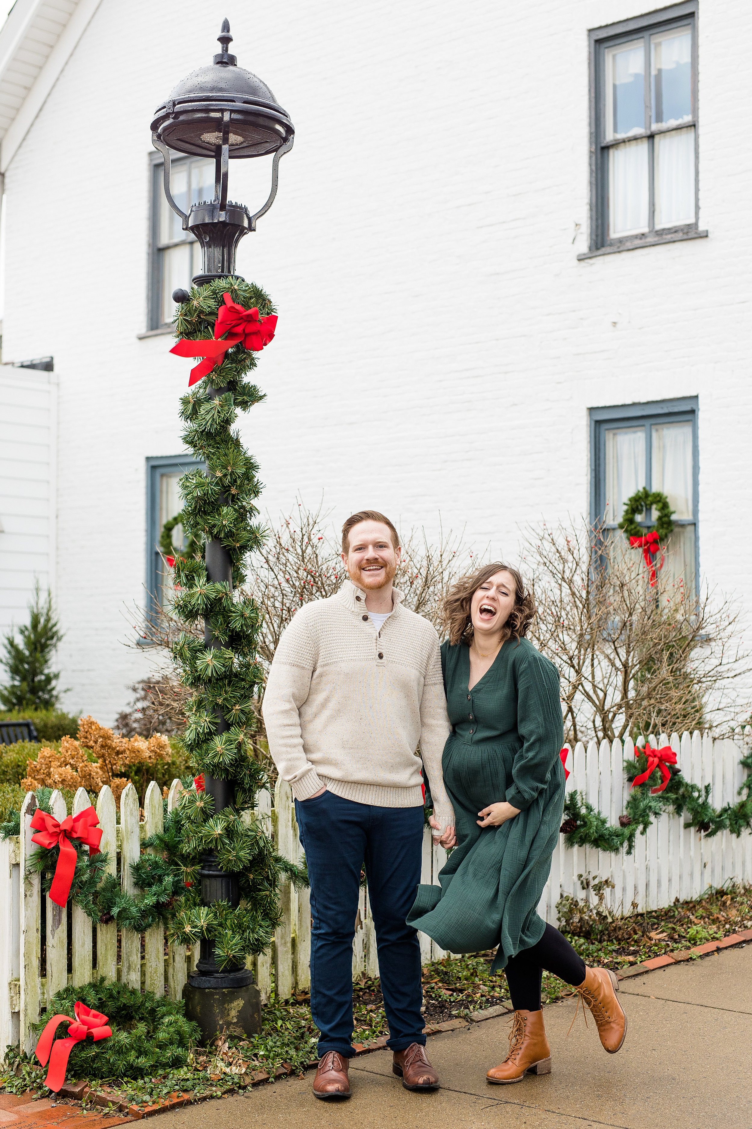 christmas maternity photos, pittsburgh maternity photographer, historic harmony maternity photos, pittsburgh family photographer, christmas photos pittsburgh