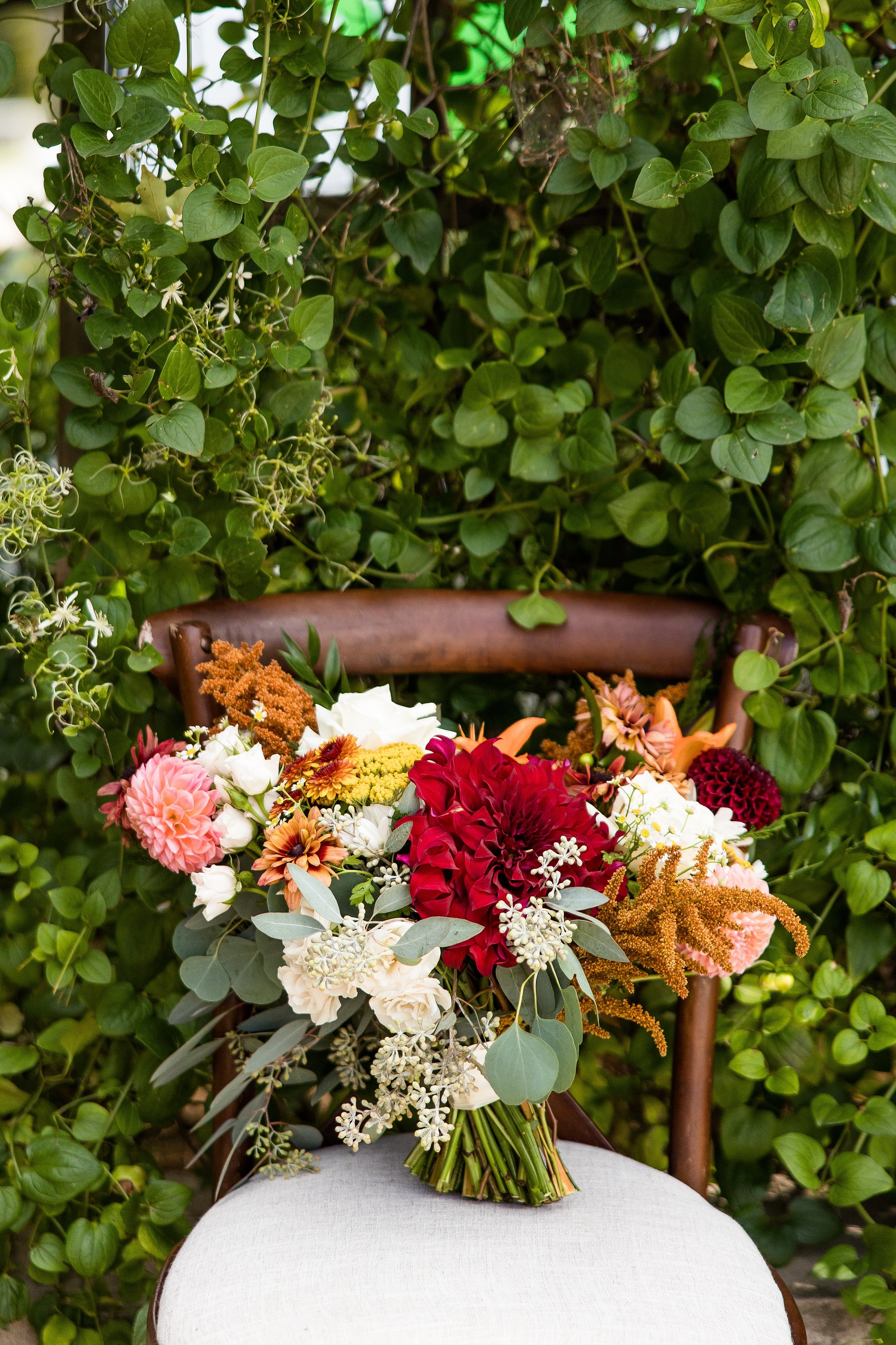  Maybe I shouldn’t have favorites… but this bouquet was one of my favorites of the entire year! I love a good fall textured bouquet. It was SUPER heavy, but super gorgeous in all of the photos! 