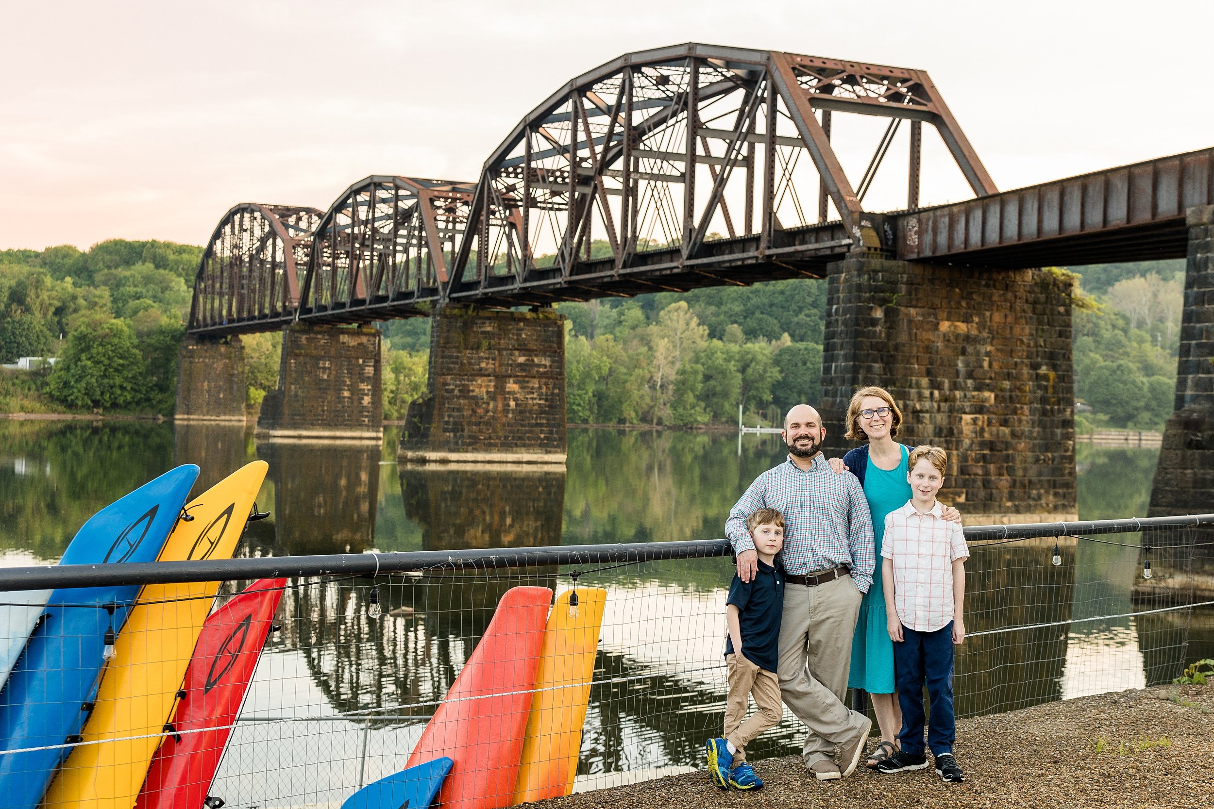 allegheny rivertrails park family photos, aspinwall family photographer, pittsburgh family photographer, zelienople family photographer