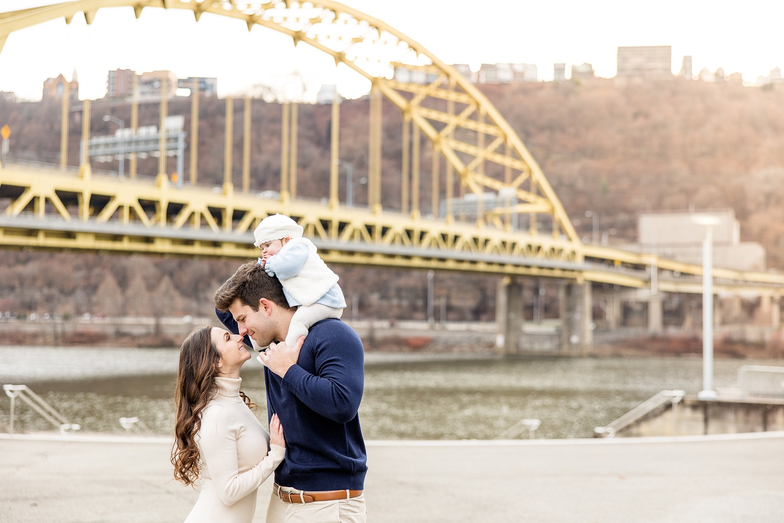 pittsburgh family photographer, point state park family photos, cranberry township photographer, zelienople family photographer