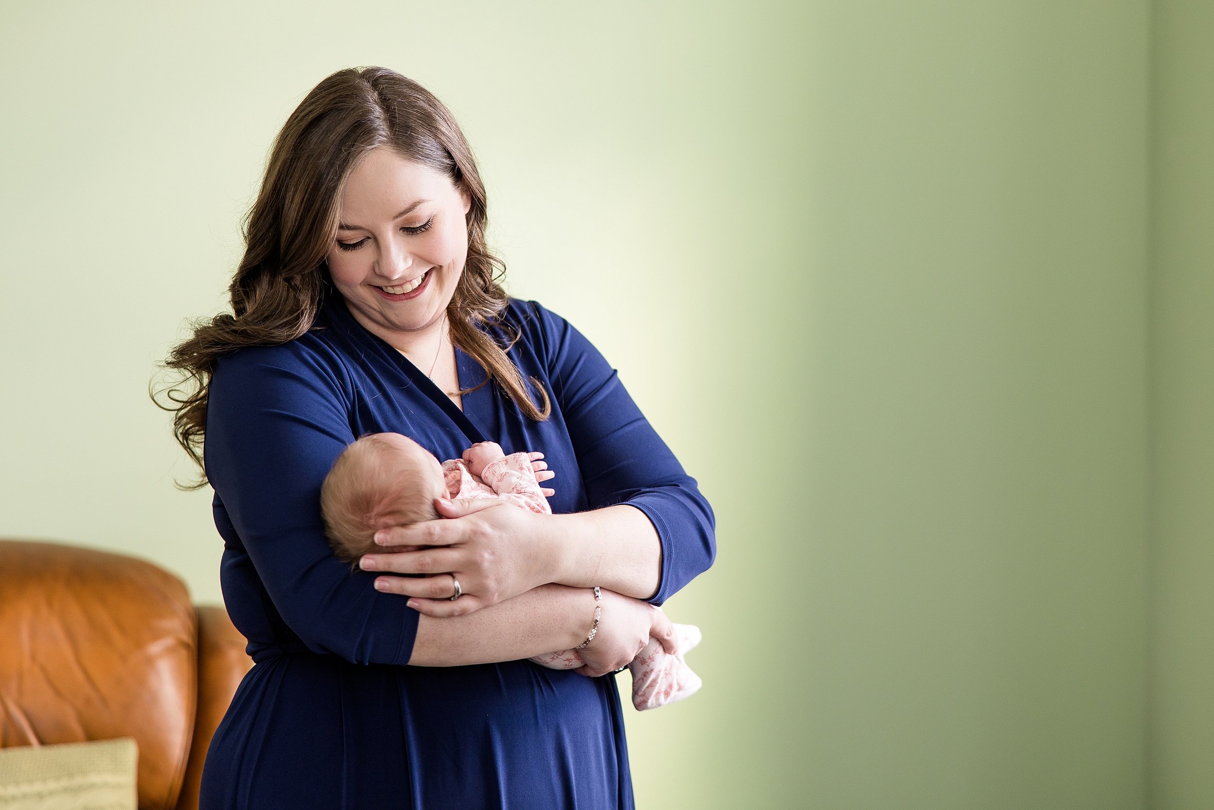 pittsburgh newborn photographer, in home newborn lifestyle family photos, zelienople photographer, cranberry township photographer