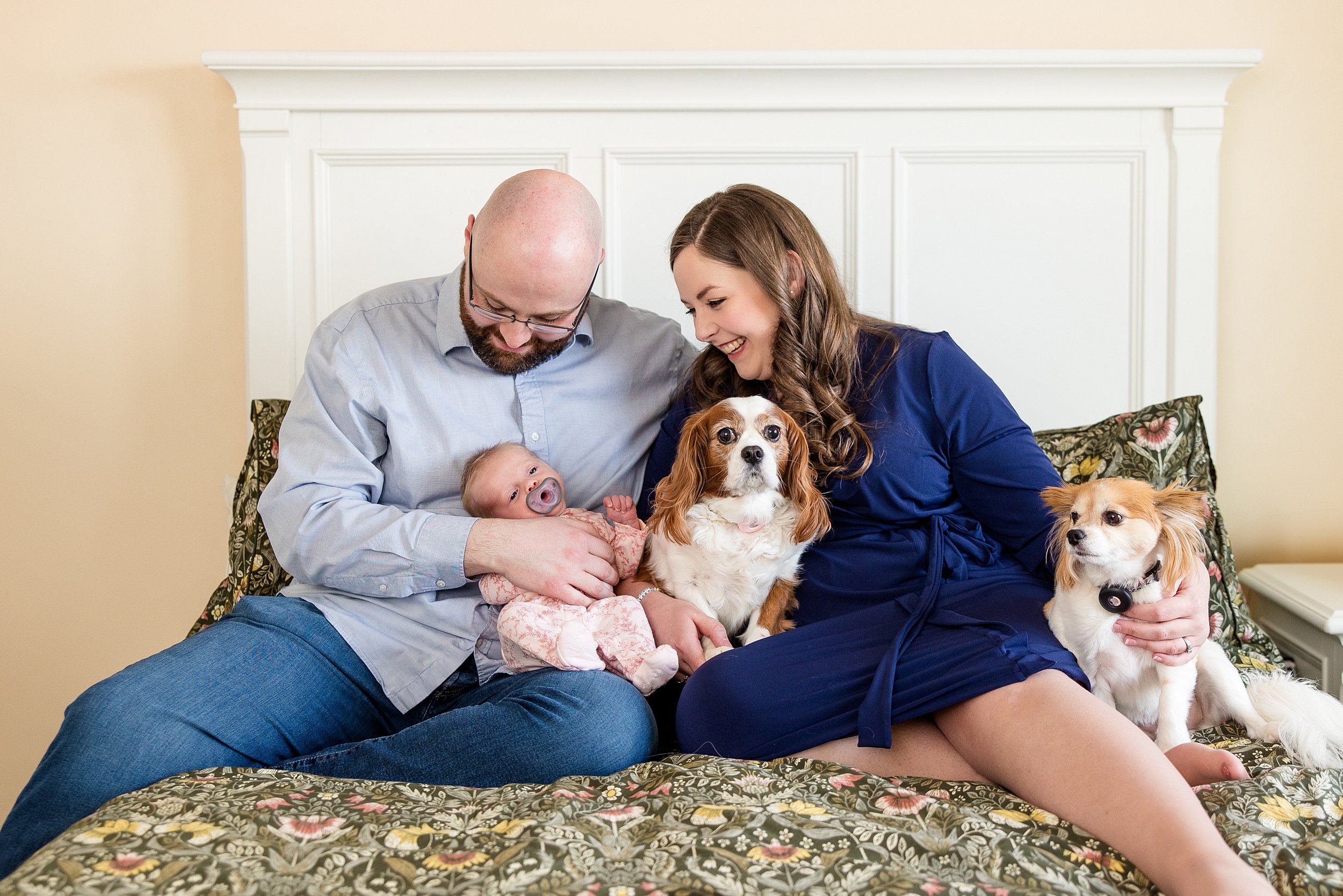 pittsburgh newborn photographer, in home newborn lifestyle family photos, zelienople photographer, cranberry township photographer