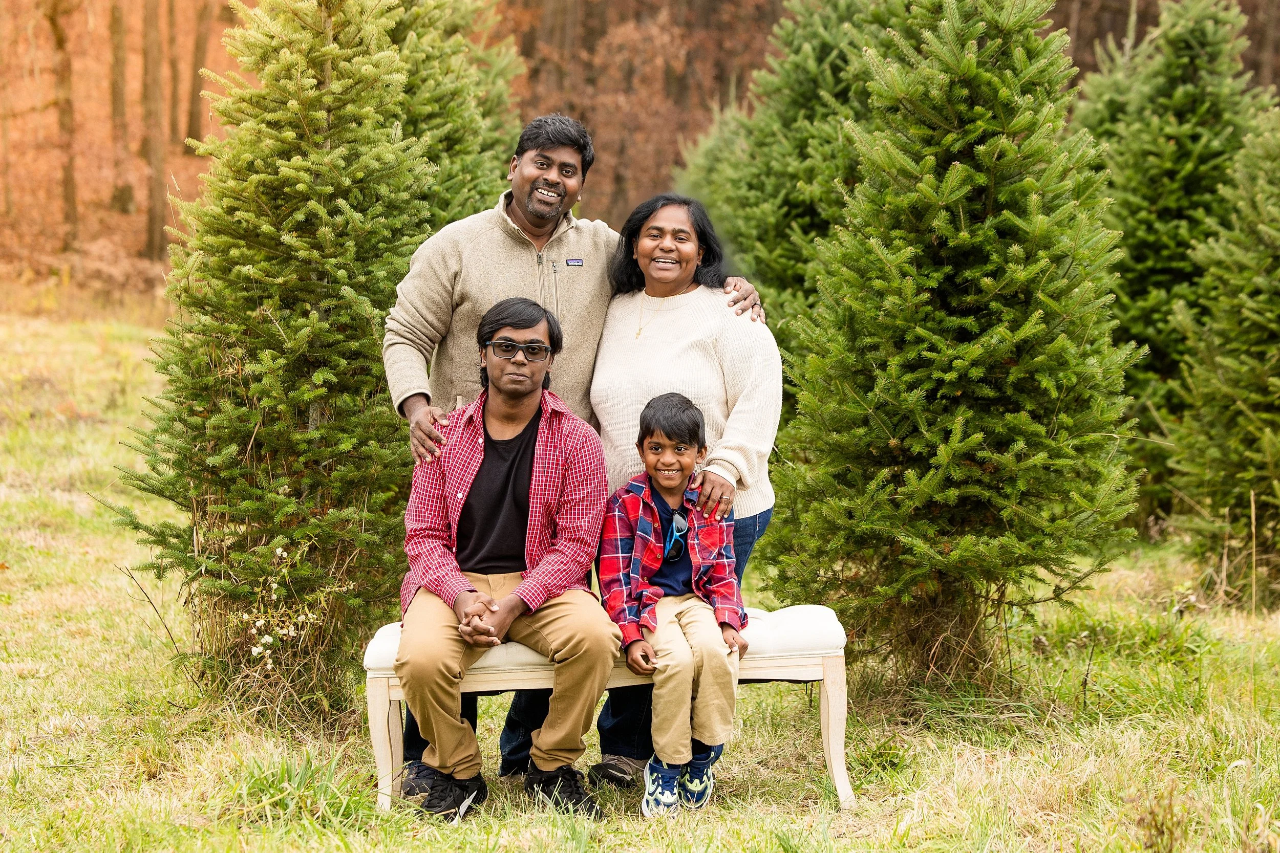 christmas tree farm mini photo sessions pittsburgh, christmas photos pittsburgh, grupps christmas tree farm photos, pittsburgh family photographer, zelienople photographer