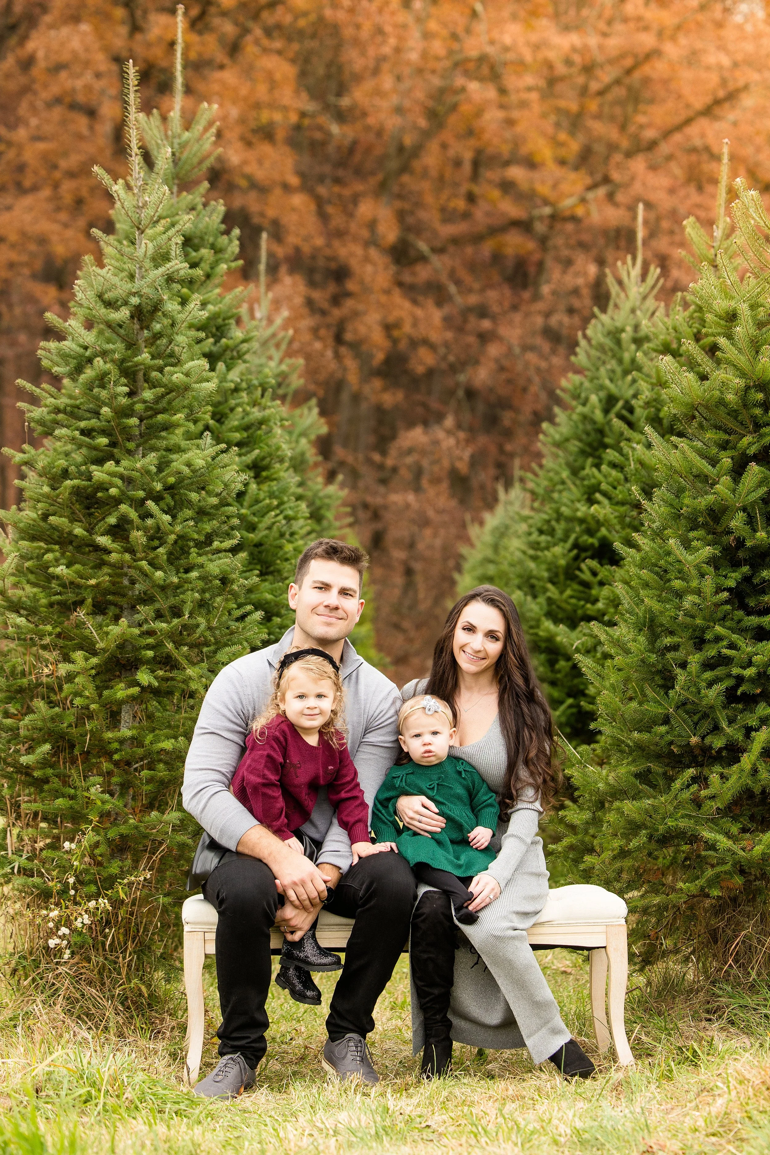 christmas tree farm mini photo sessions pittsburgh, christmas photos pittsburgh, grupps christmas tree farm photos, pittsburgh family photographer, zelienople photographer