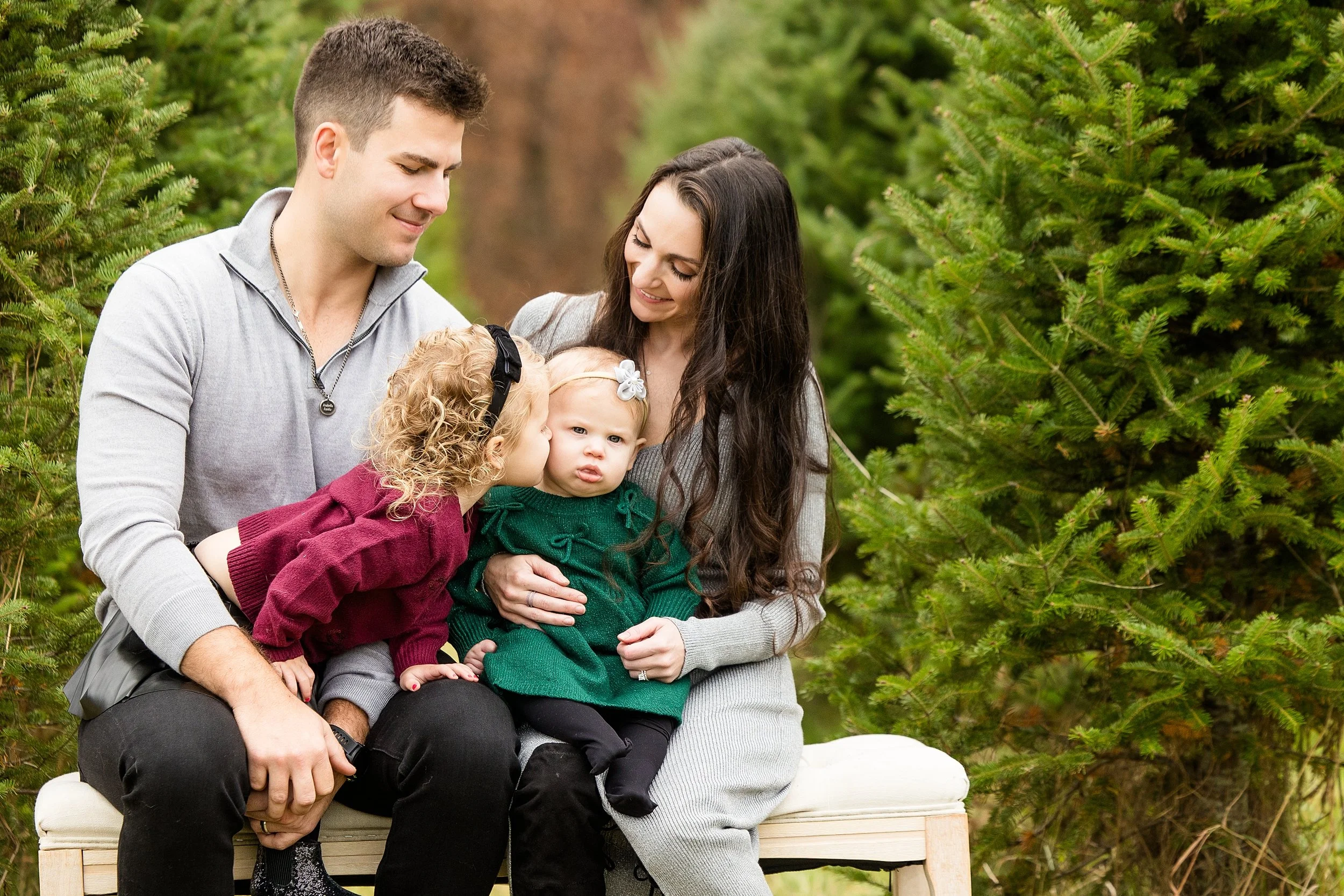christmas tree farm mini photo sessions pittsburgh, christmas photos pittsburgh, grupps christmas tree farm photos, pittsburgh family photographer, zelienople photographer