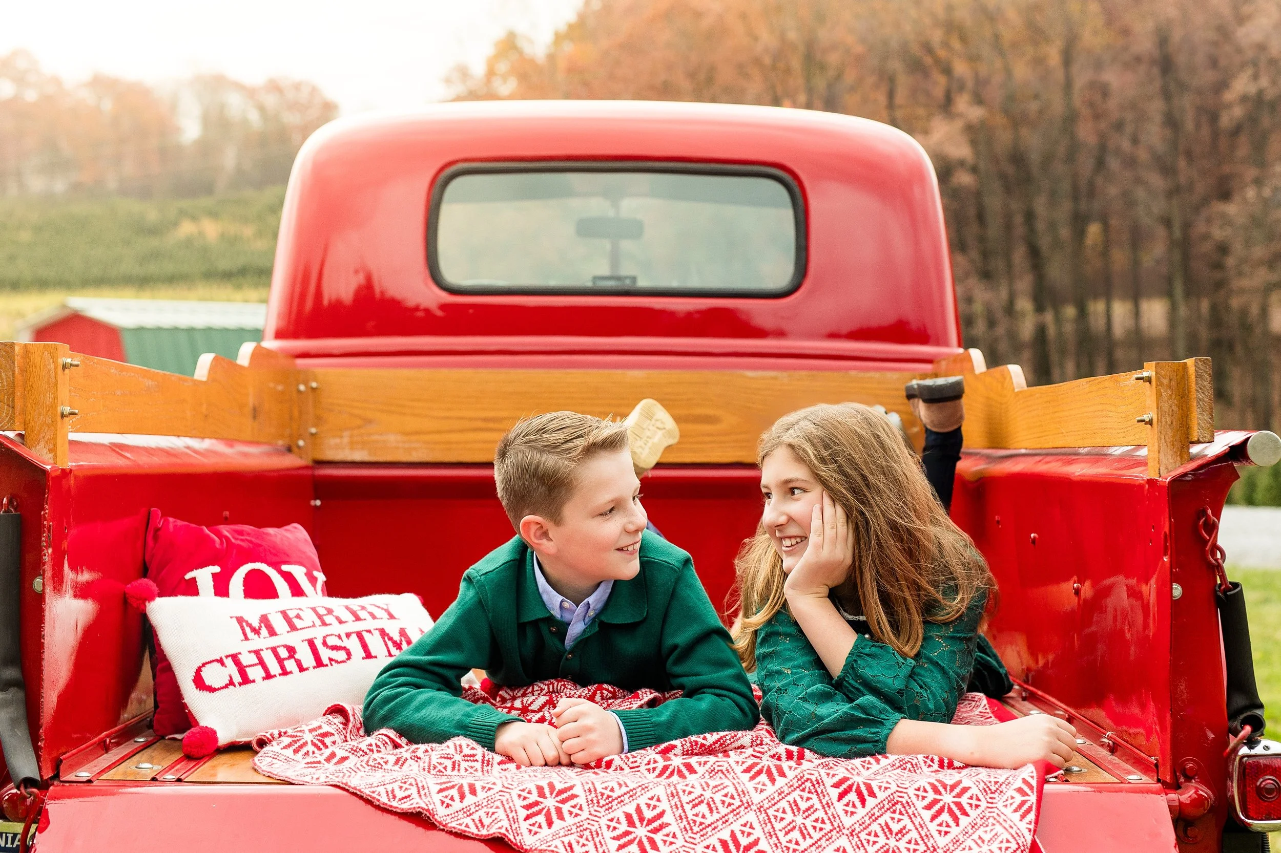 christmas tree farm mini photo sessions pittsburgh, christmas photos pittsburgh, grupps christmas tree farm photos, pittsburgh family photographer, zelienople photographer