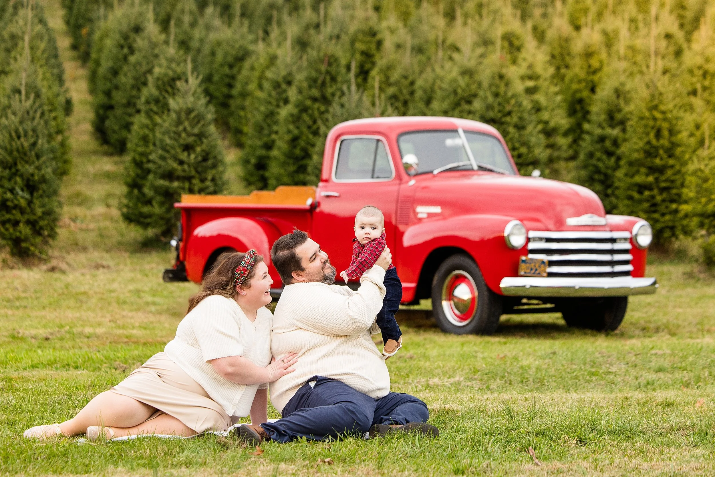 christmas tree farm mini photo sessions pittsburgh, christmas photos pittsburgh, grupps christmas tree farm photos, pittsburgh family photographer, zelienople photographer