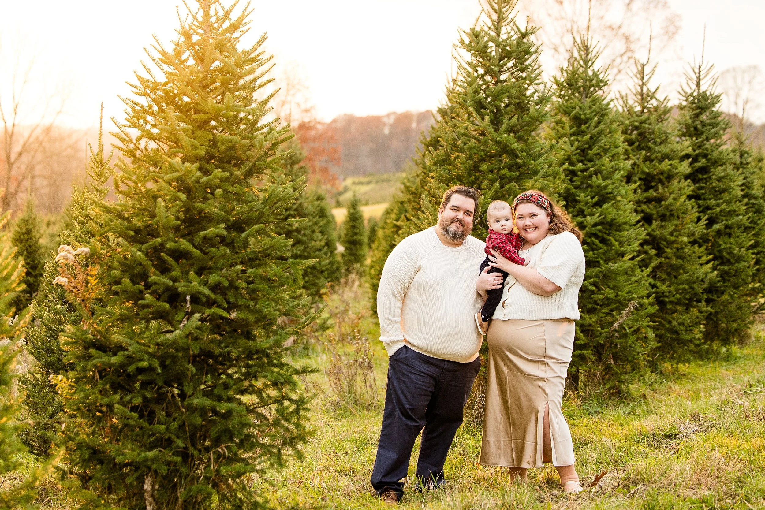 christmas tree farm mini photo sessions pittsburgh, christmas photos pittsburgh, grupps christmas tree farm photos, pittsburgh family photographer, zelienople photographer