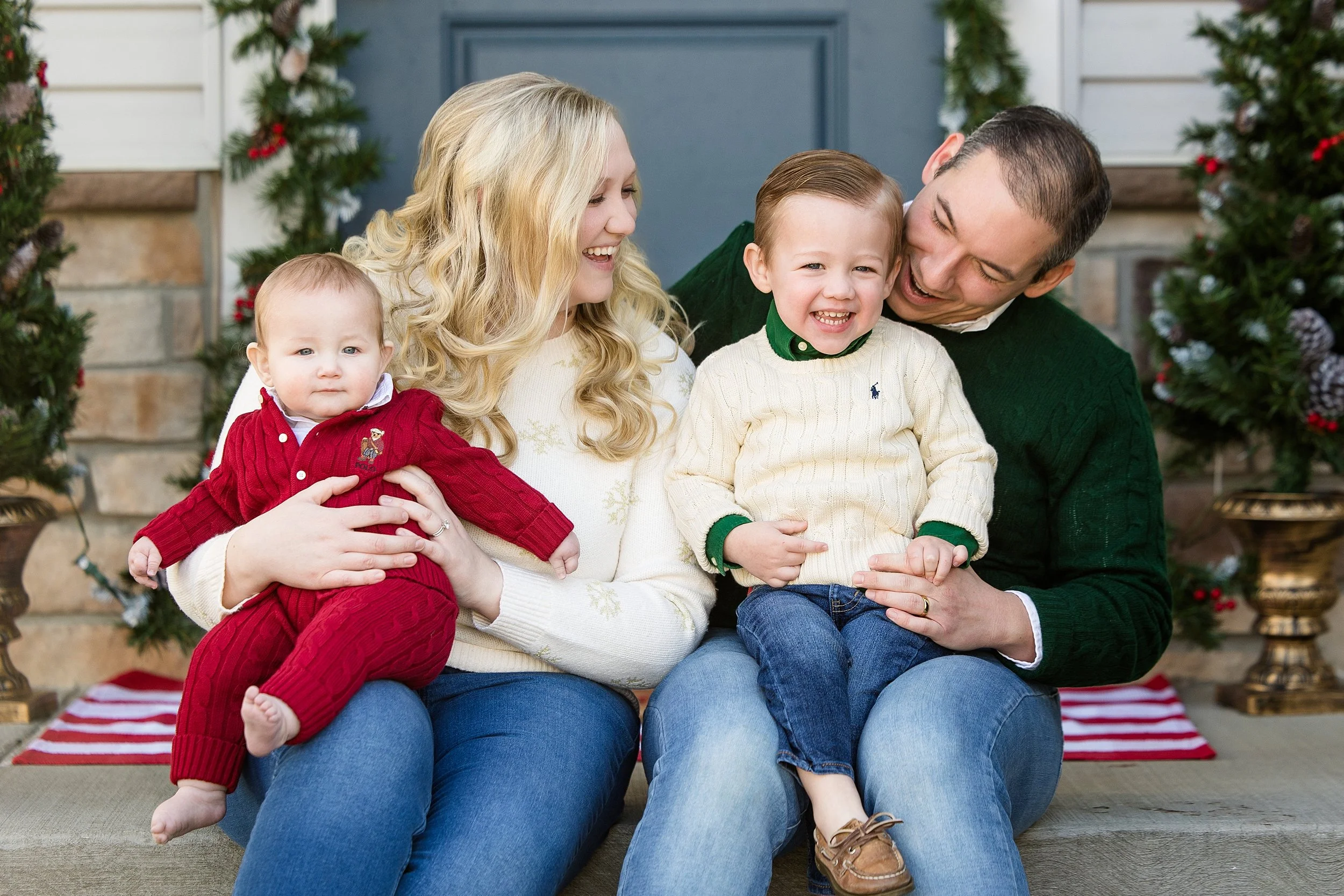 valencia family lifestyle photo session, cranberry township family photographer, pittsburgh family photographer, christmas family photos