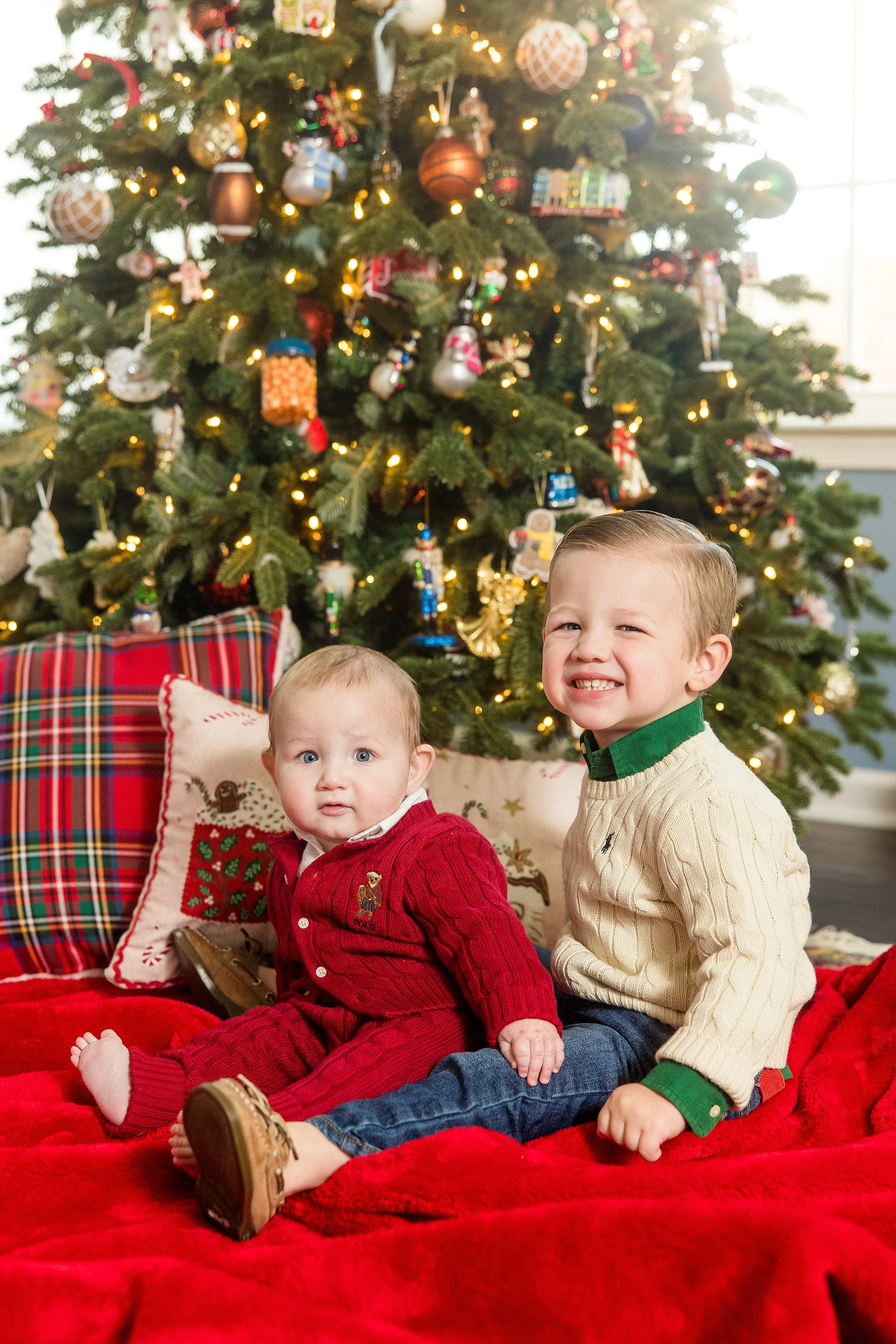 valencia family lifestyle photo session, cranberry township family photographer, pittsburgh family photographer, christmas family photos