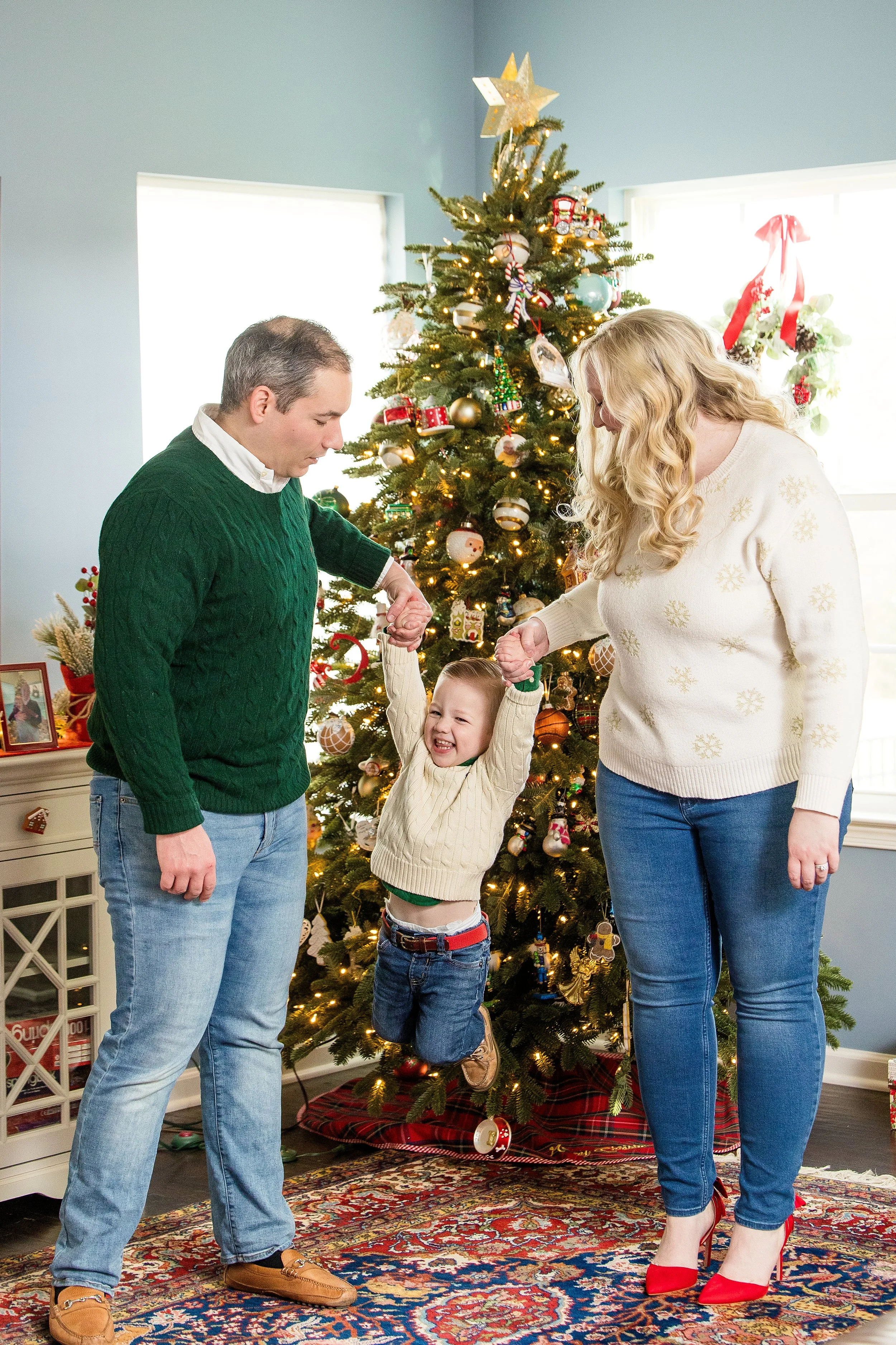 valencia family lifestyle photo session, cranberry township family photographer, pittsburgh family photographer, christmas family photos