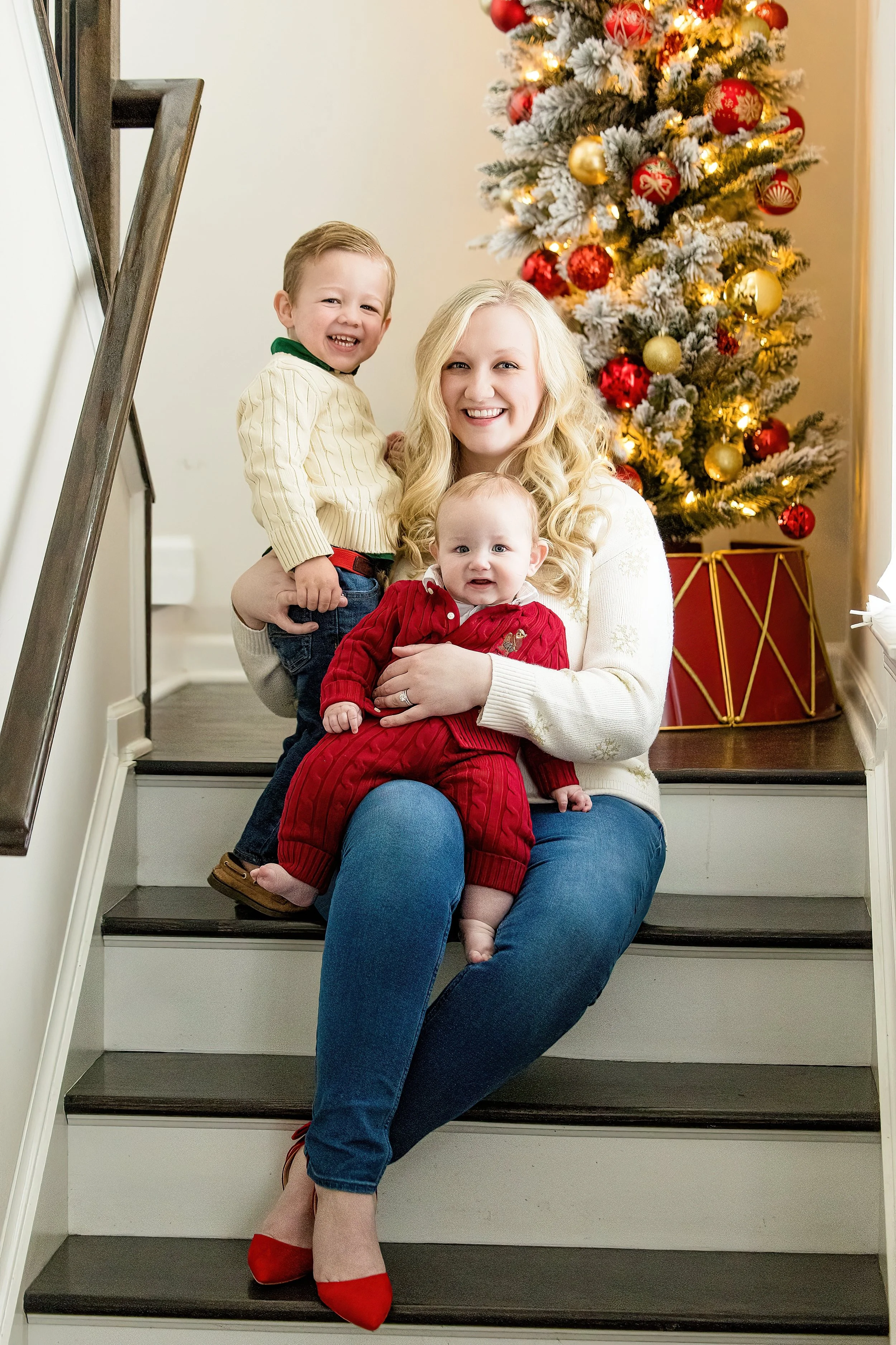 valencia family lifestyle photo session, cranberry township family photographer, pittsburgh family photographer, christmas family photos