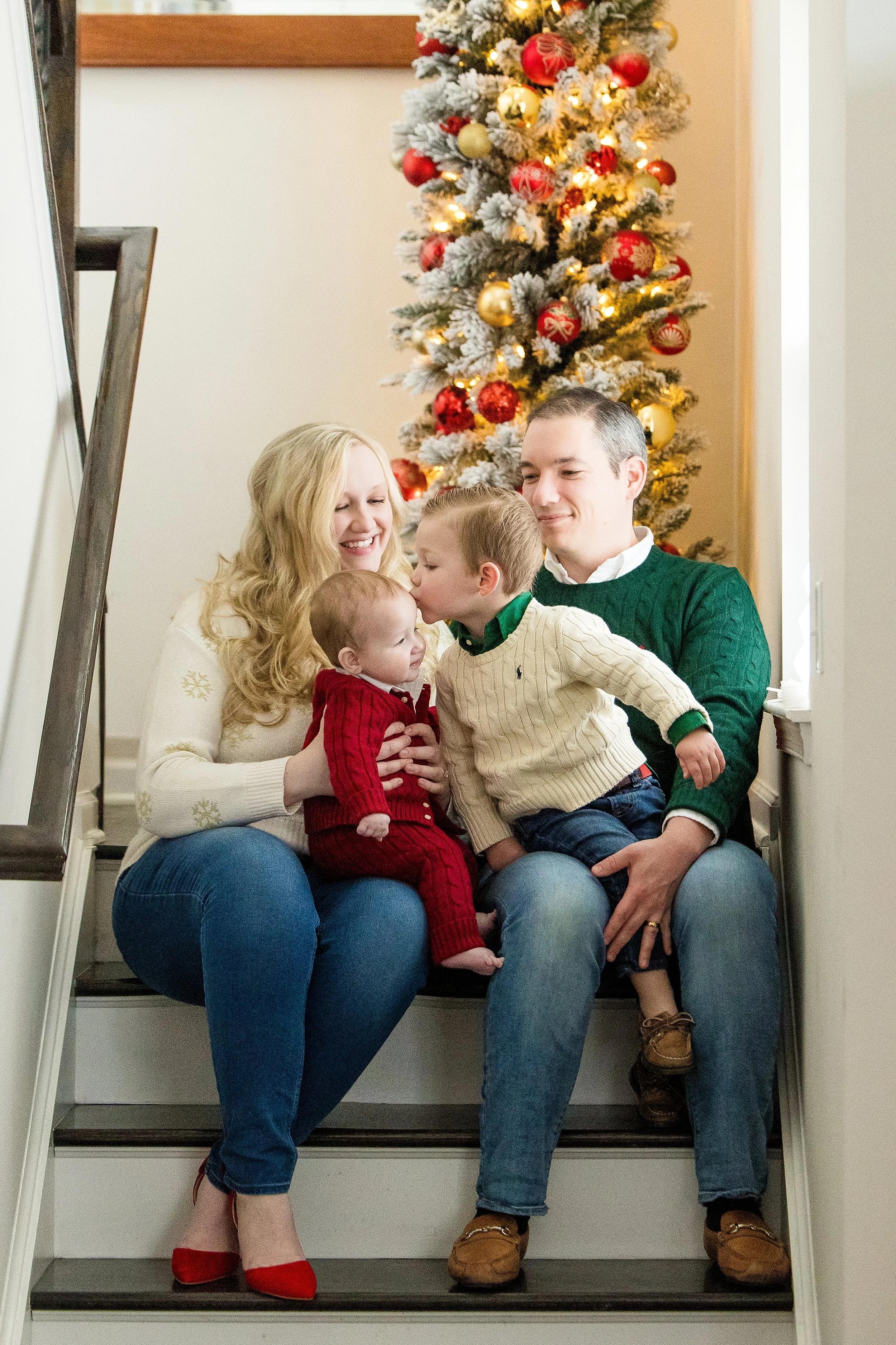valencia family lifestyle photo session, cranberry township family photographer, pittsburgh family photographer, christmas family photos