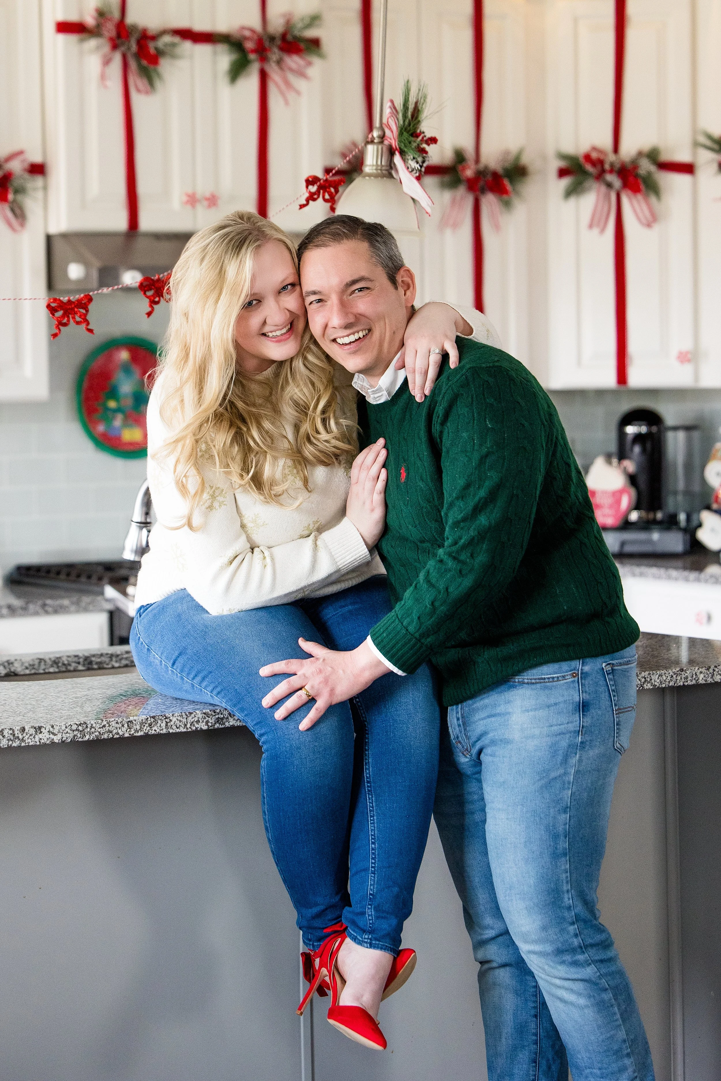 valencia family lifestyle photo session, cranberry township family photographer, pittsburgh family photographer, christmas family photos