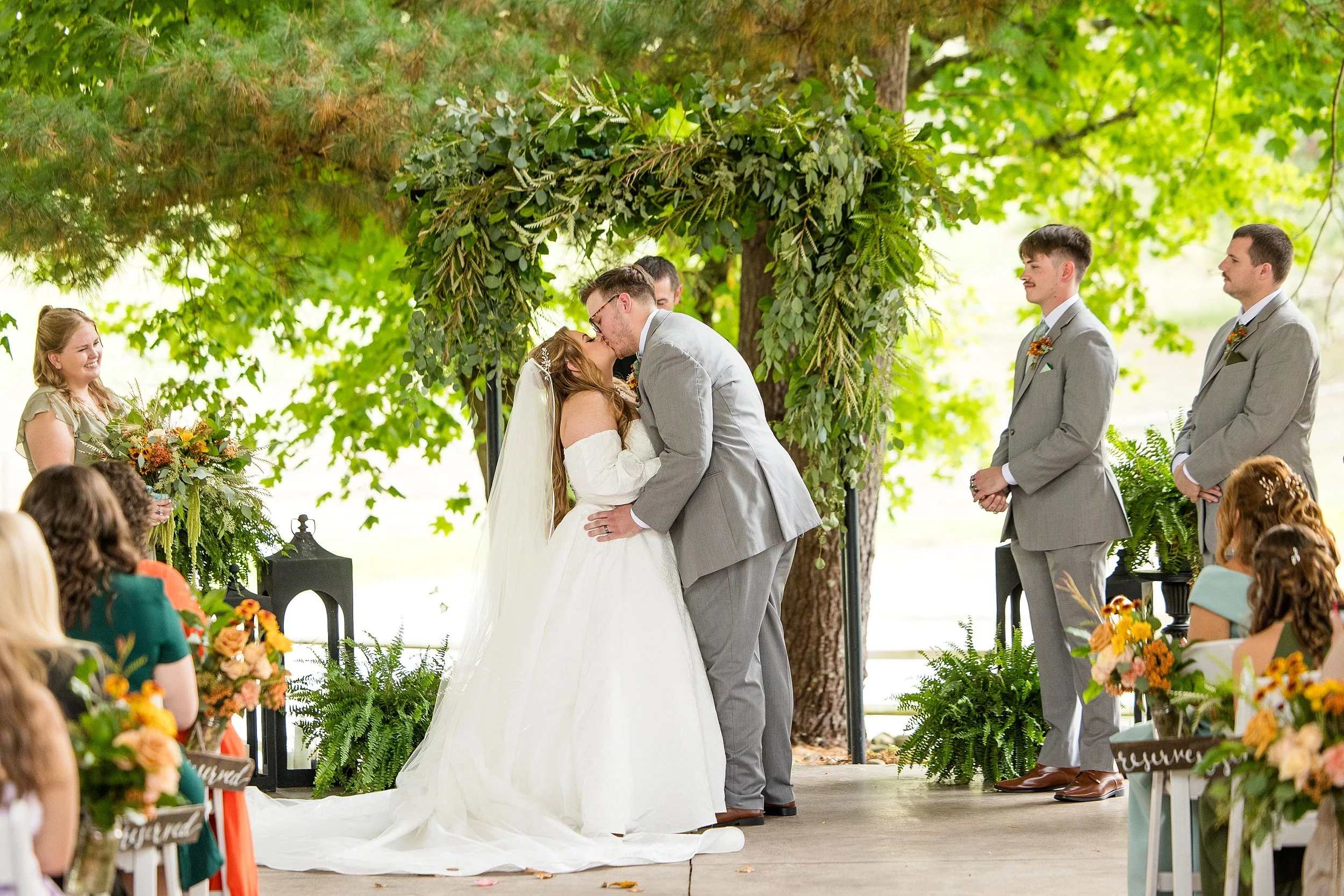 shady elms farm wedding pictures, shady elms farm wedding photos, pittsburgh wedding photographer