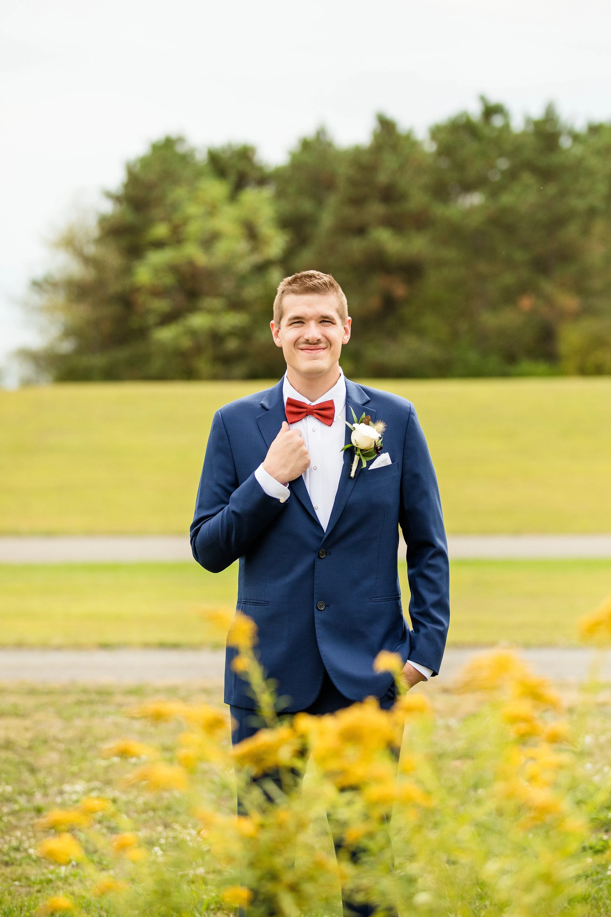 white barn prospect pa wedding pictures, pittsburgh wedding photographer, white barn wedding photos, farm wedding venues pittsburgh