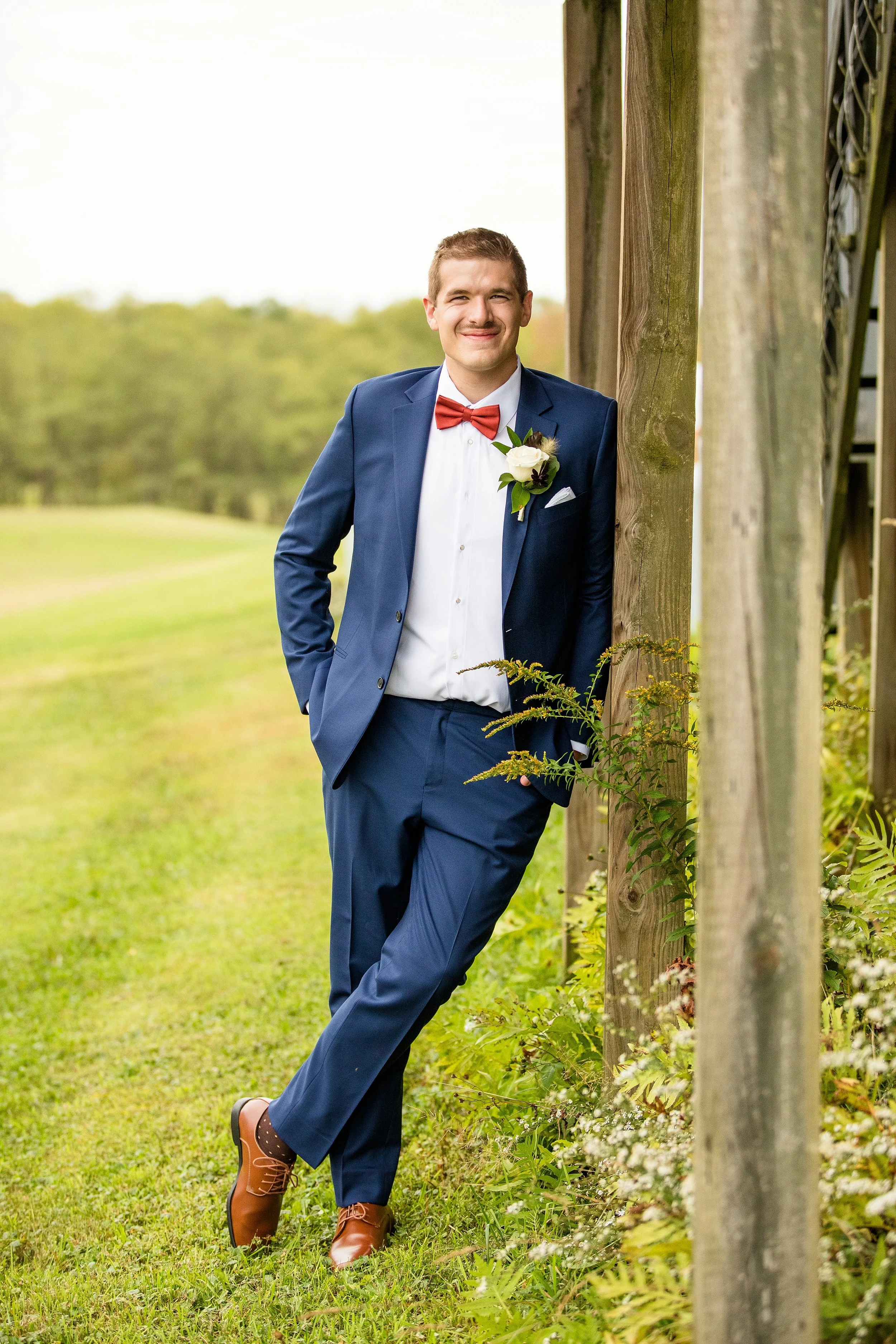 white barn prospect pa wedding pictures, pittsburgh wedding photographer, white barn wedding photos, farm wedding venues pittsburgh