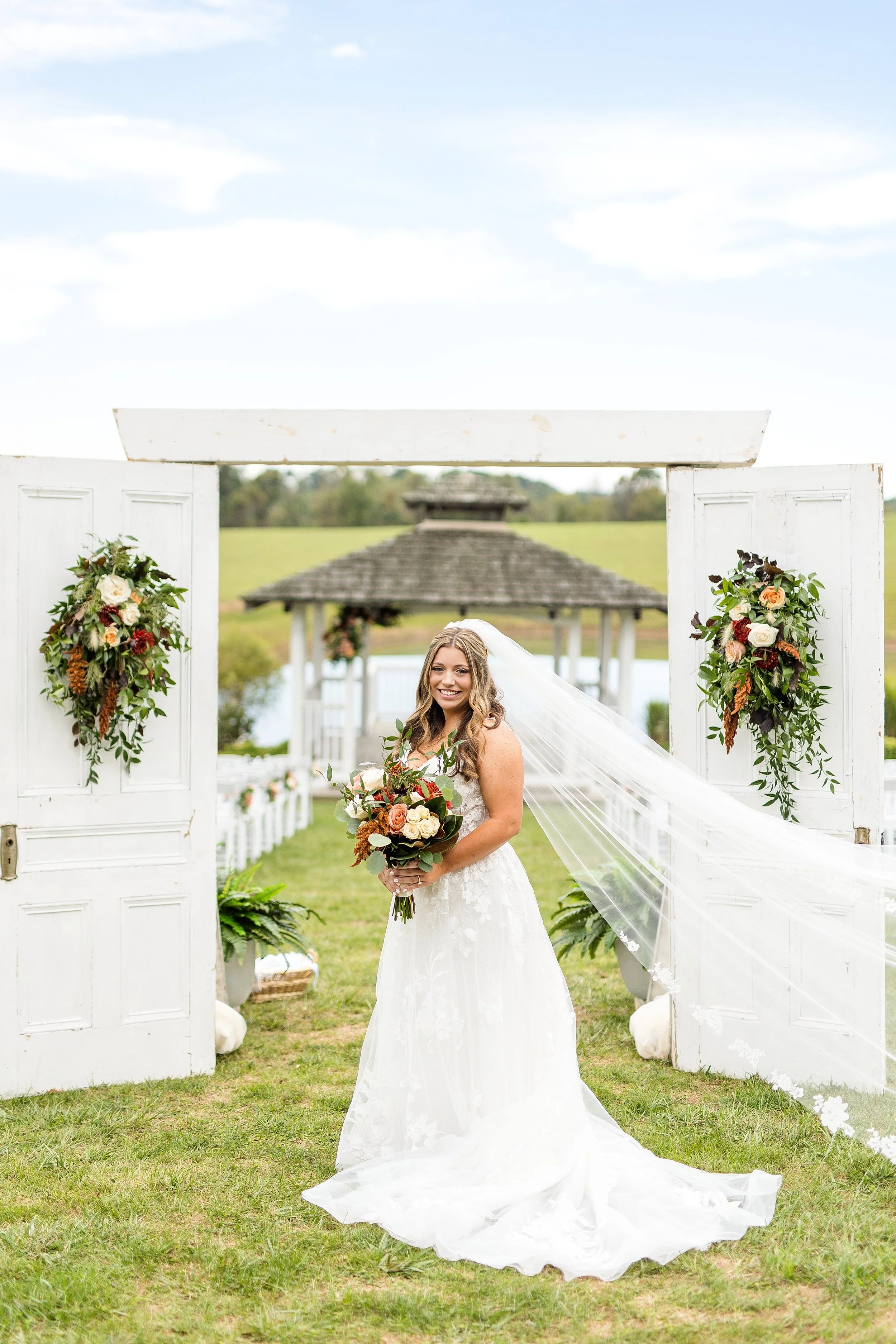 white barn prospect pa wedding pictures, pittsburgh wedding photographer, white barn wedding photos, farm wedding venues pittsburgh