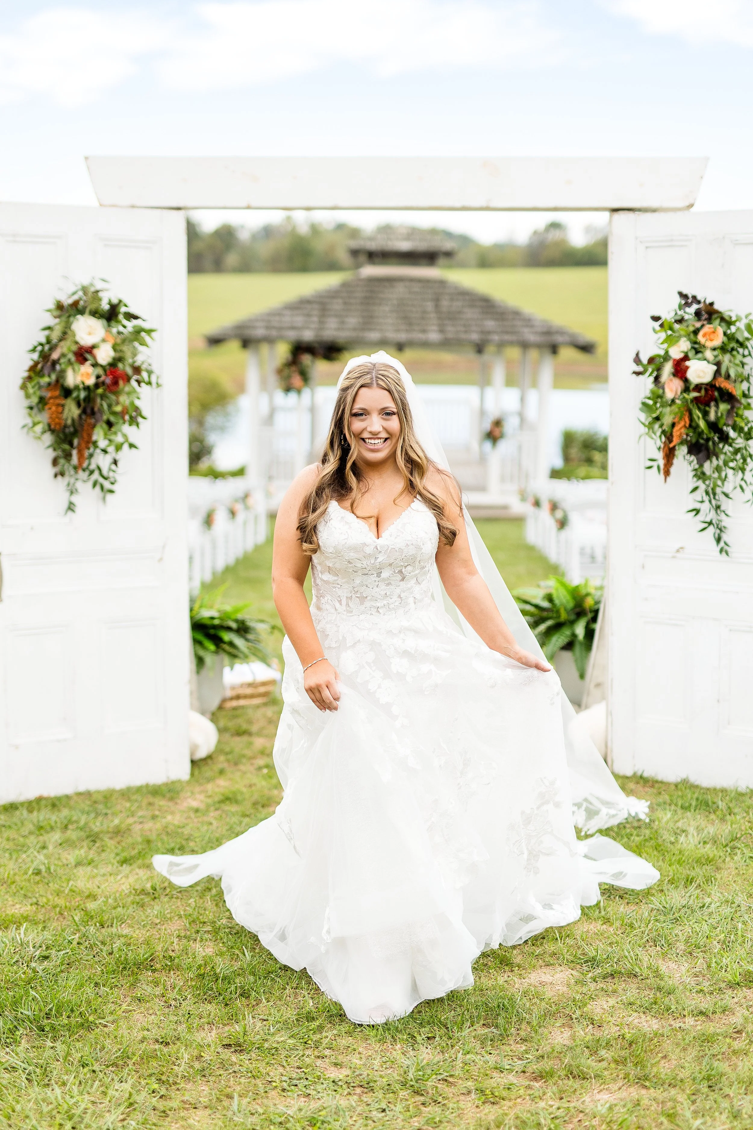 white barn prospect pa wedding pictures, pittsburgh wedding photographer, white barn wedding photos, farm wedding venues pittsburgh