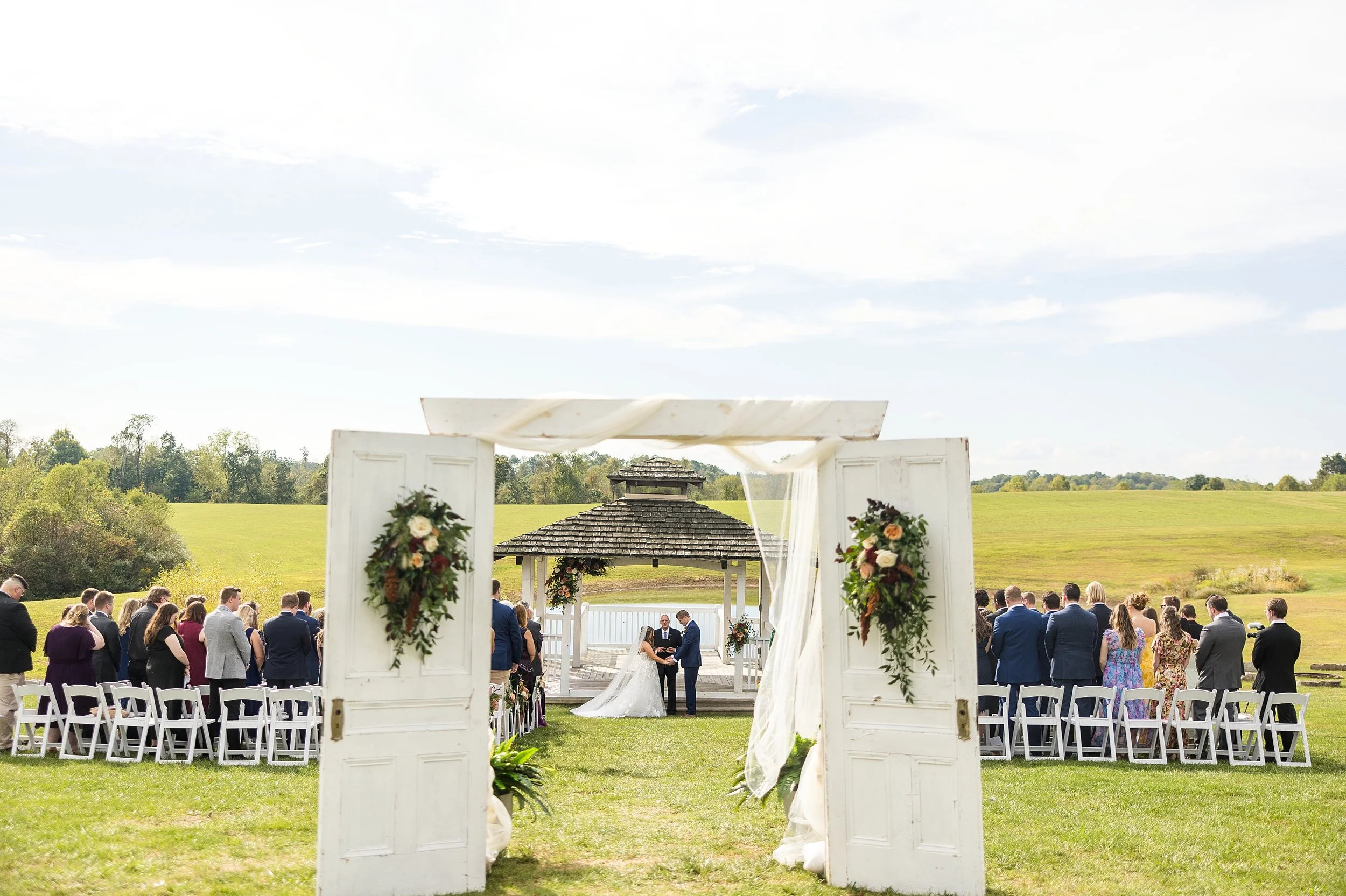 white barn prospect pa wedding pictures, pittsburgh wedding photographer, white barn wedding photos, farm wedding venues pittsburgh