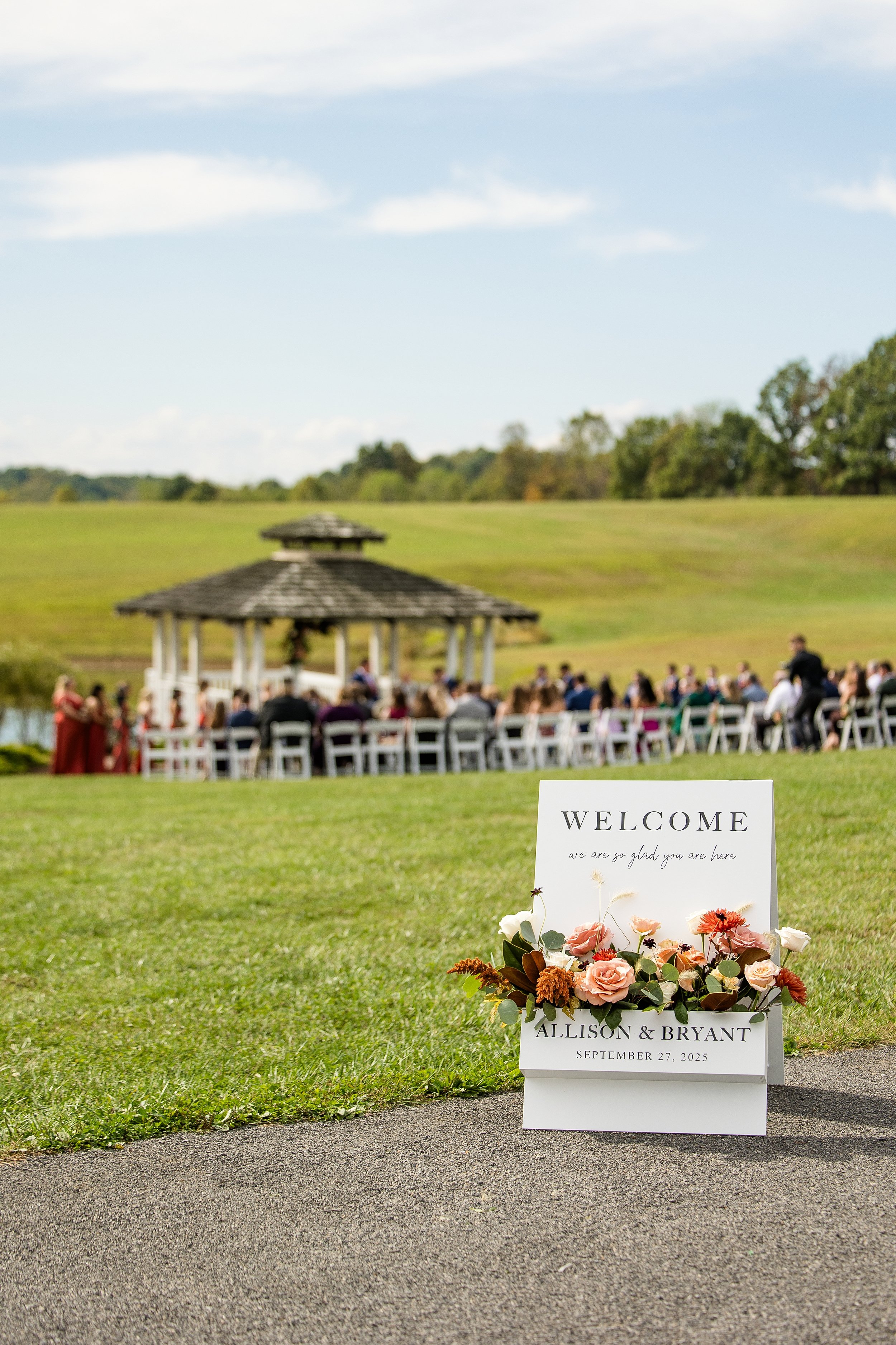 white barn prospect pa wedding pictures, pittsburgh wedding photographer, white barn wedding photos, farm wedding venues pittsburgh