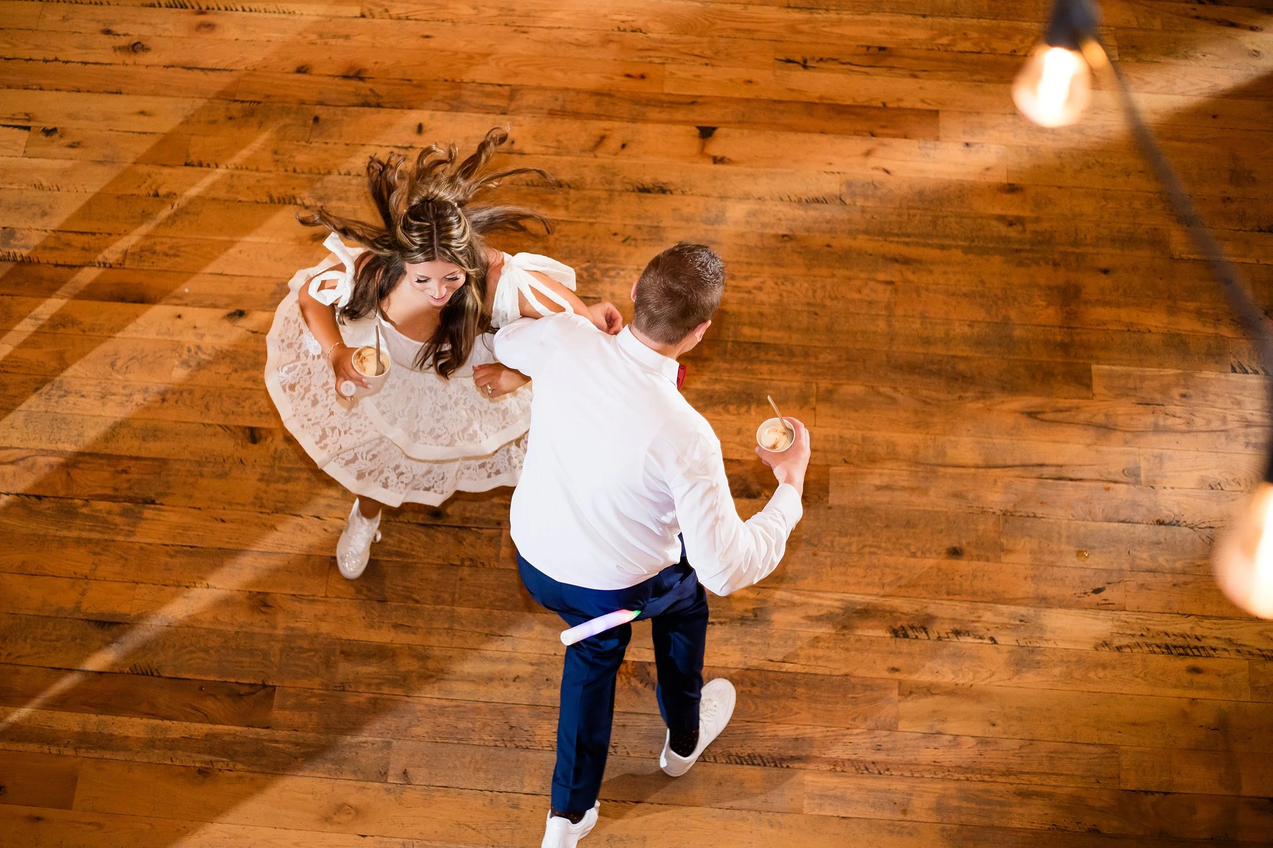 white barn prospect pa wedding pictures, pittsburgh wedding photographer, white barn wedding photos, farm wedding venues pittsburgh