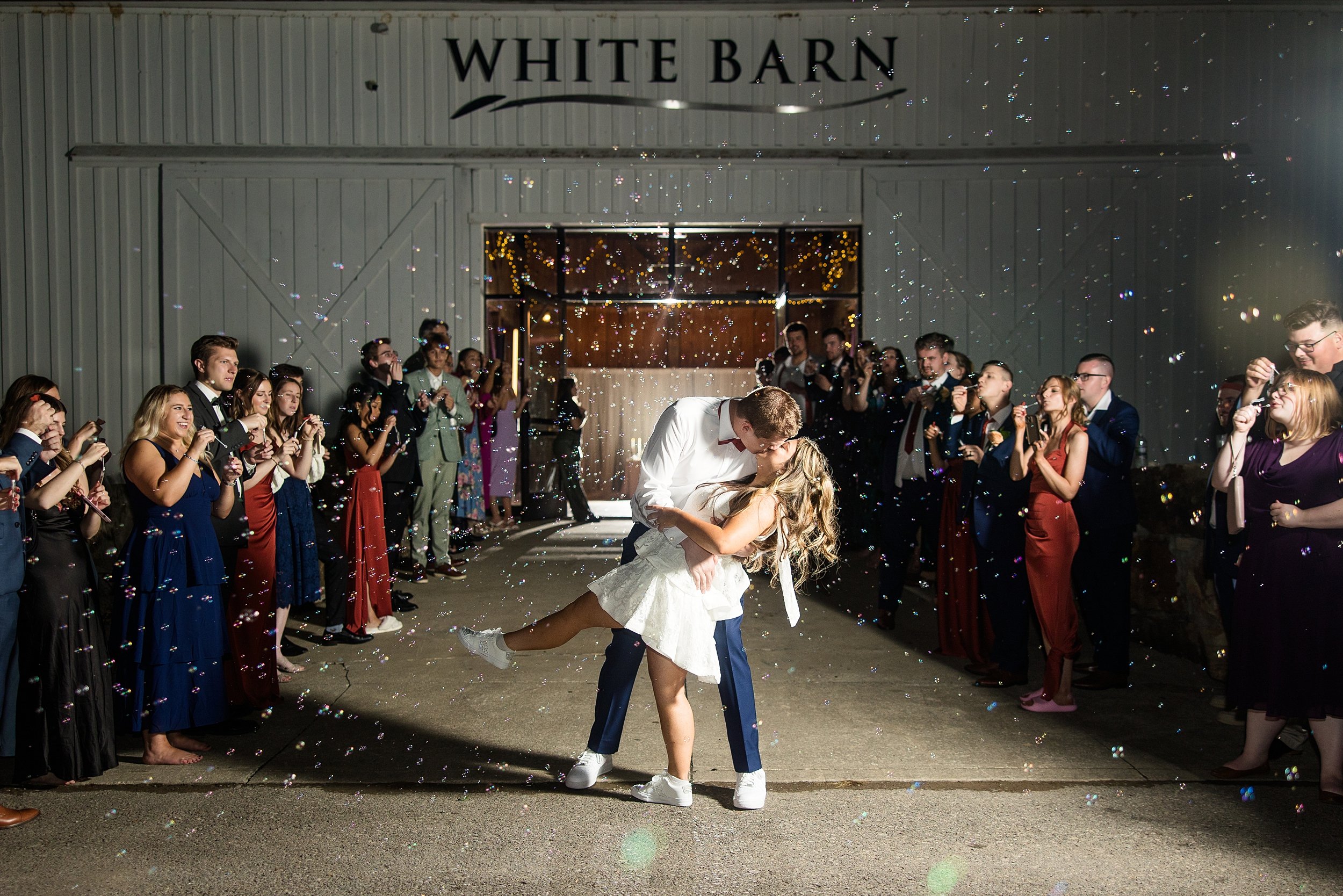 white barn prospect pa wedding pictures, pittsburgh wedding photographer, white barn wedding photos, farm wedding venues pittsburgh
