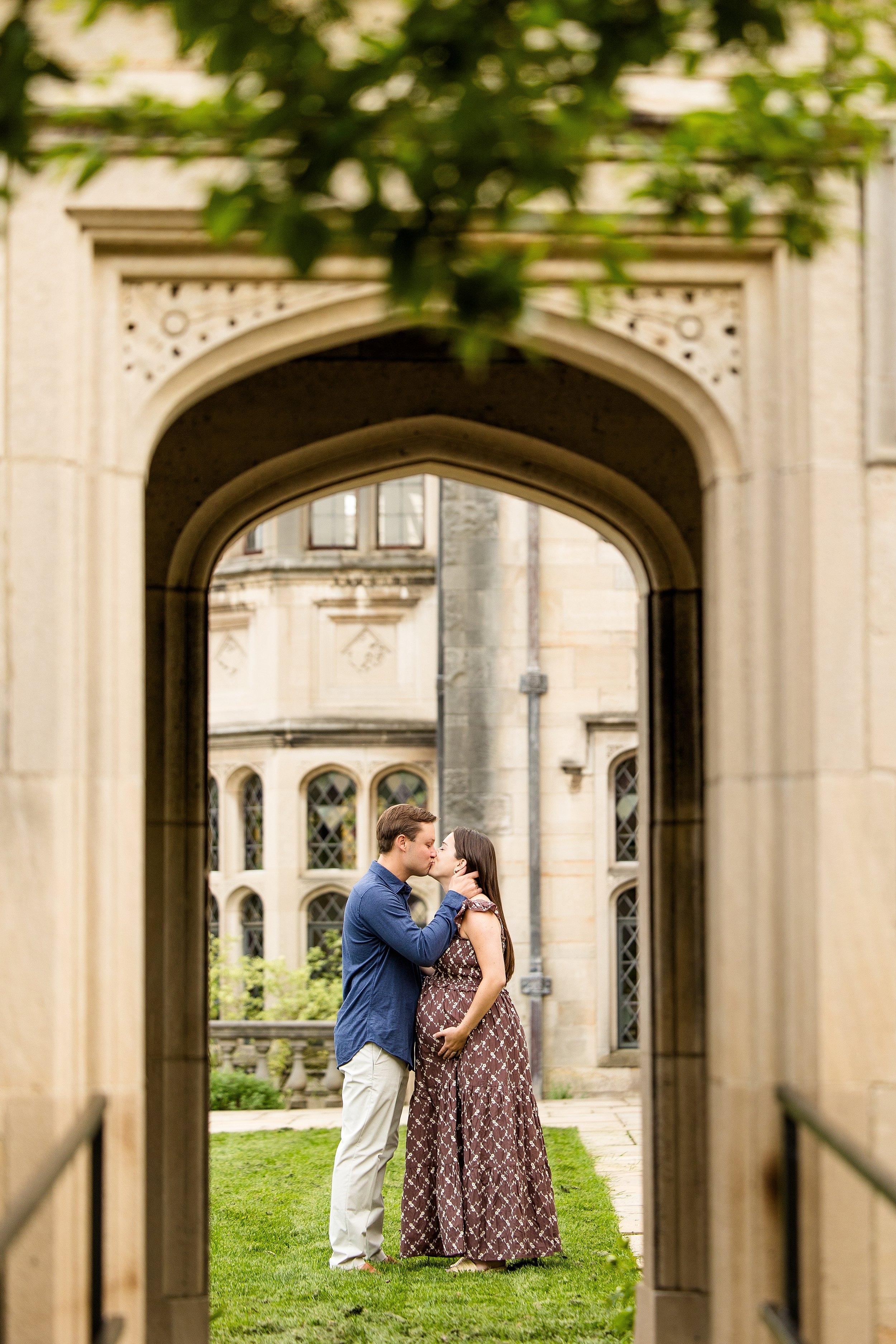 pittsburgh maternity photos, pittsburgh family photographer, hartwood acres maternity pictures, maternity photographer cranberry township