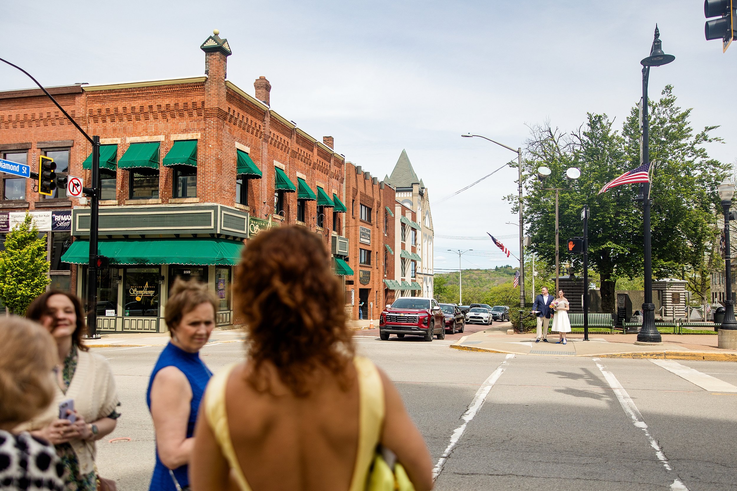 butler county courthouse elopement, butler county courthouse wedding pictures, zelienople wedding pictures, historic harmony wedding photos
