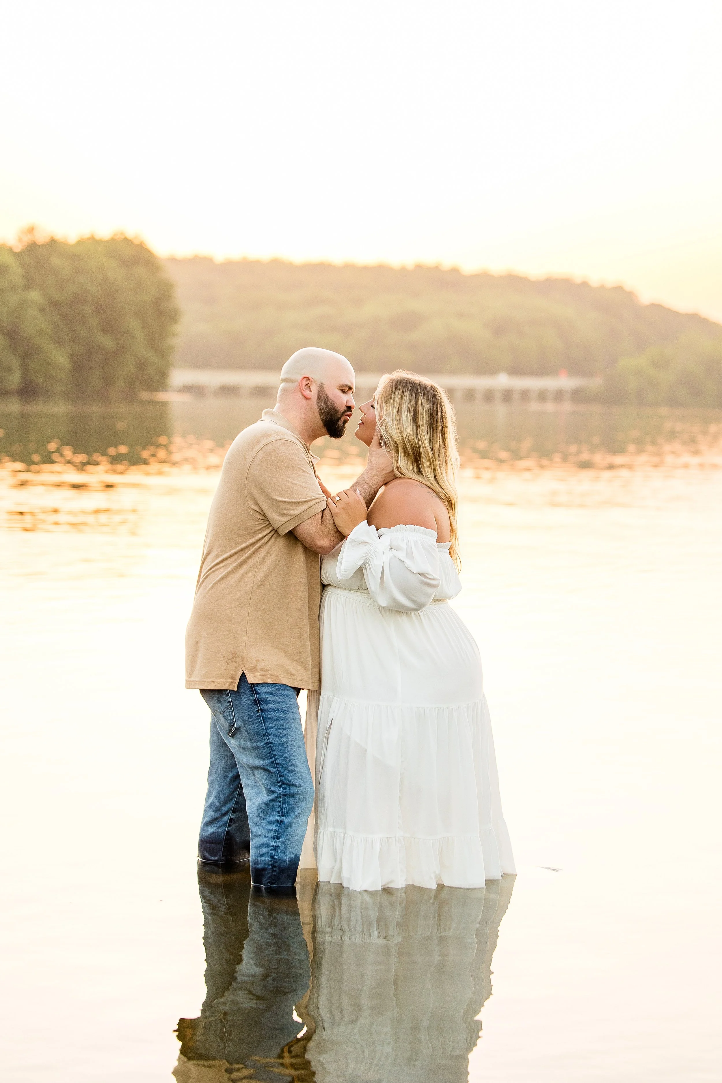 moraine state park maternity photos, pittsburgh maternity pictures, pittsburgh family photographer, lake location for photo session pittsburgh