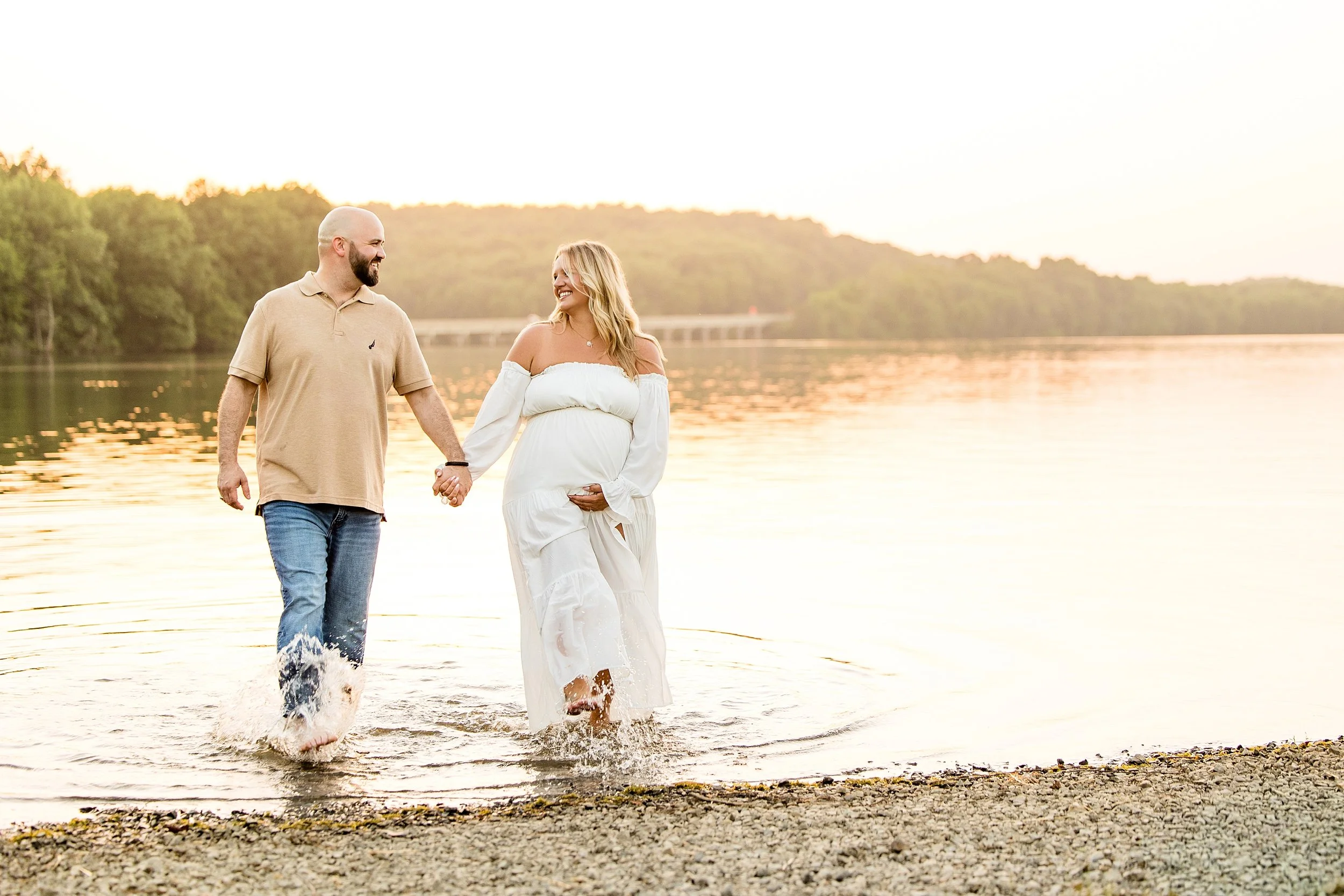 moraine state park maternity photos, pittsburgh maternity pictures, pittsburgh family photographer, lake location for photo session pittsburgh