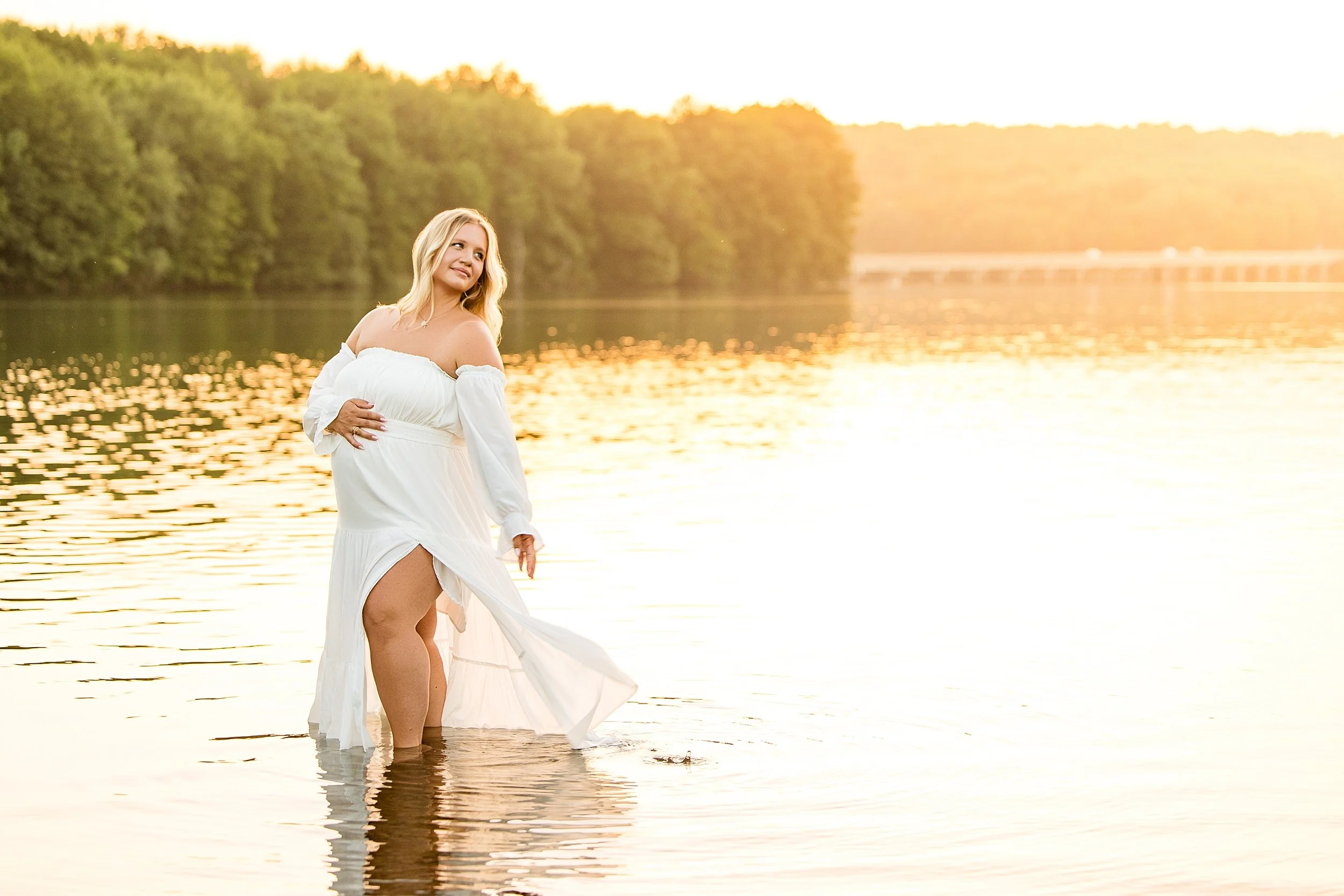 moraine state park maternity photos, pittsburgh maternity pictures, pittsburgh family photographer, lake location for photo session pittsburgh