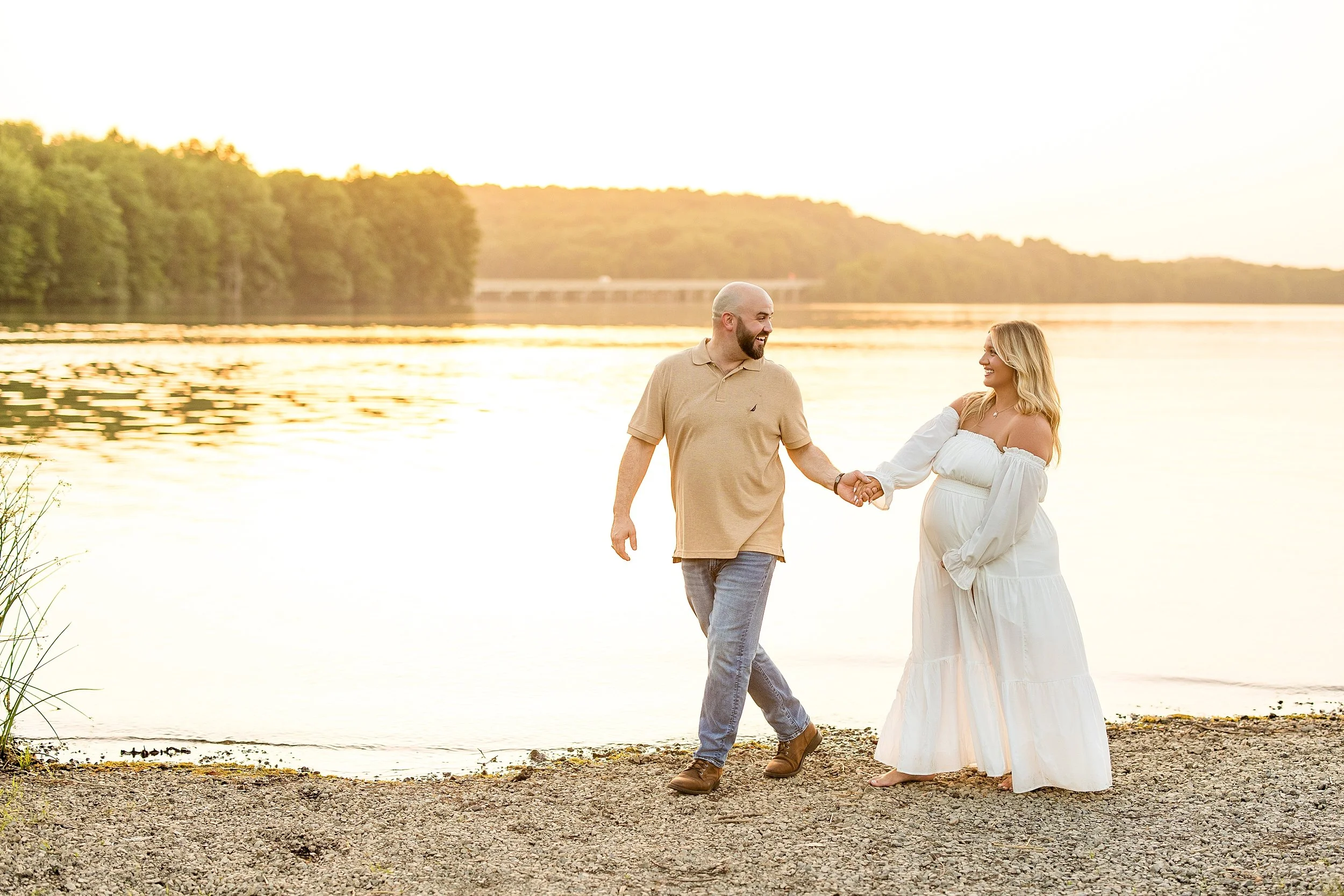 moraine state park maternity photos, pittsburgh maternity pictures, pittsburgh family photographer, lake location for photo session pittsburgh