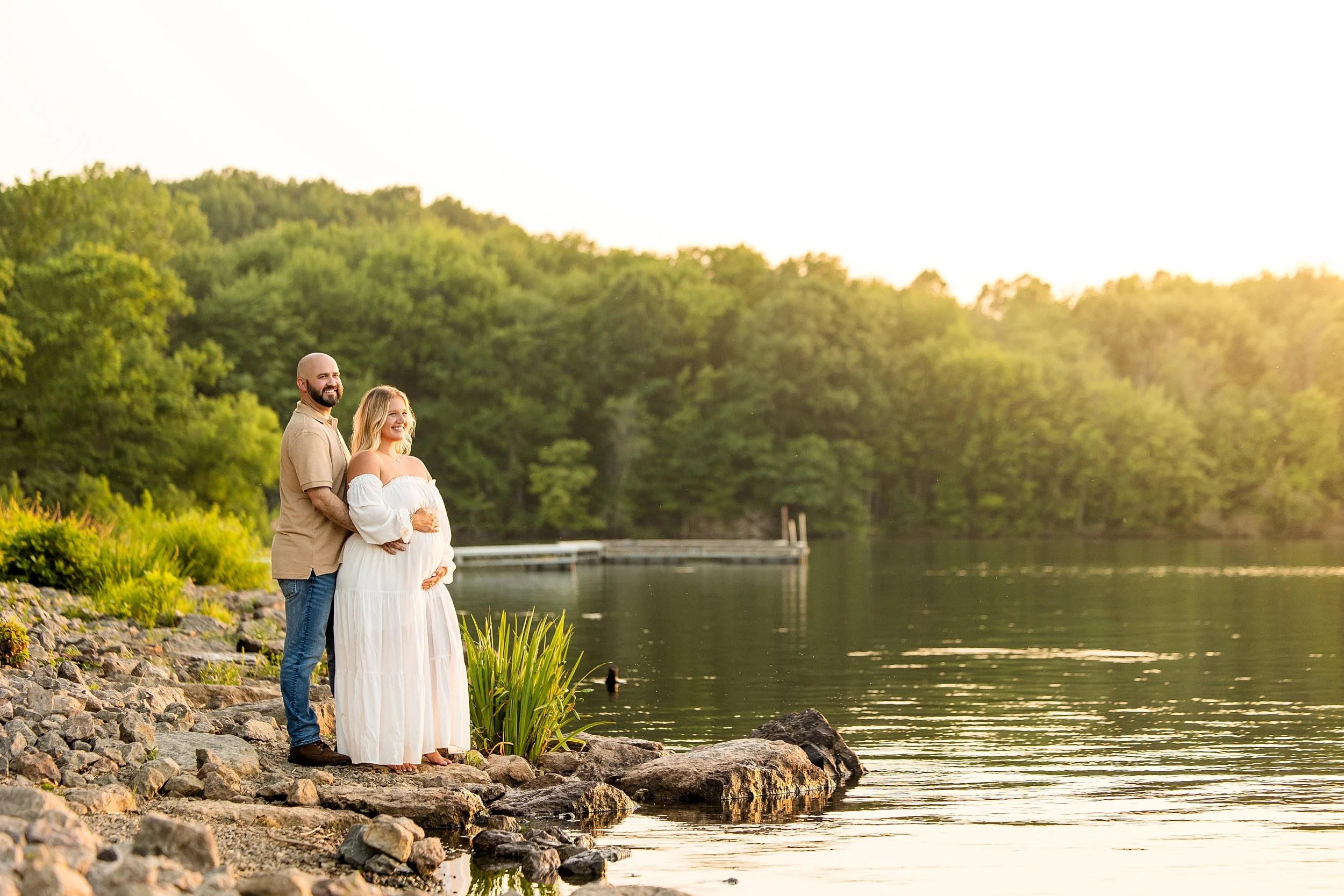 moraine state park maternity photos, pittsburgh maternity pictures, pittsburgh family photographer, lake location for photo session pittsburgh