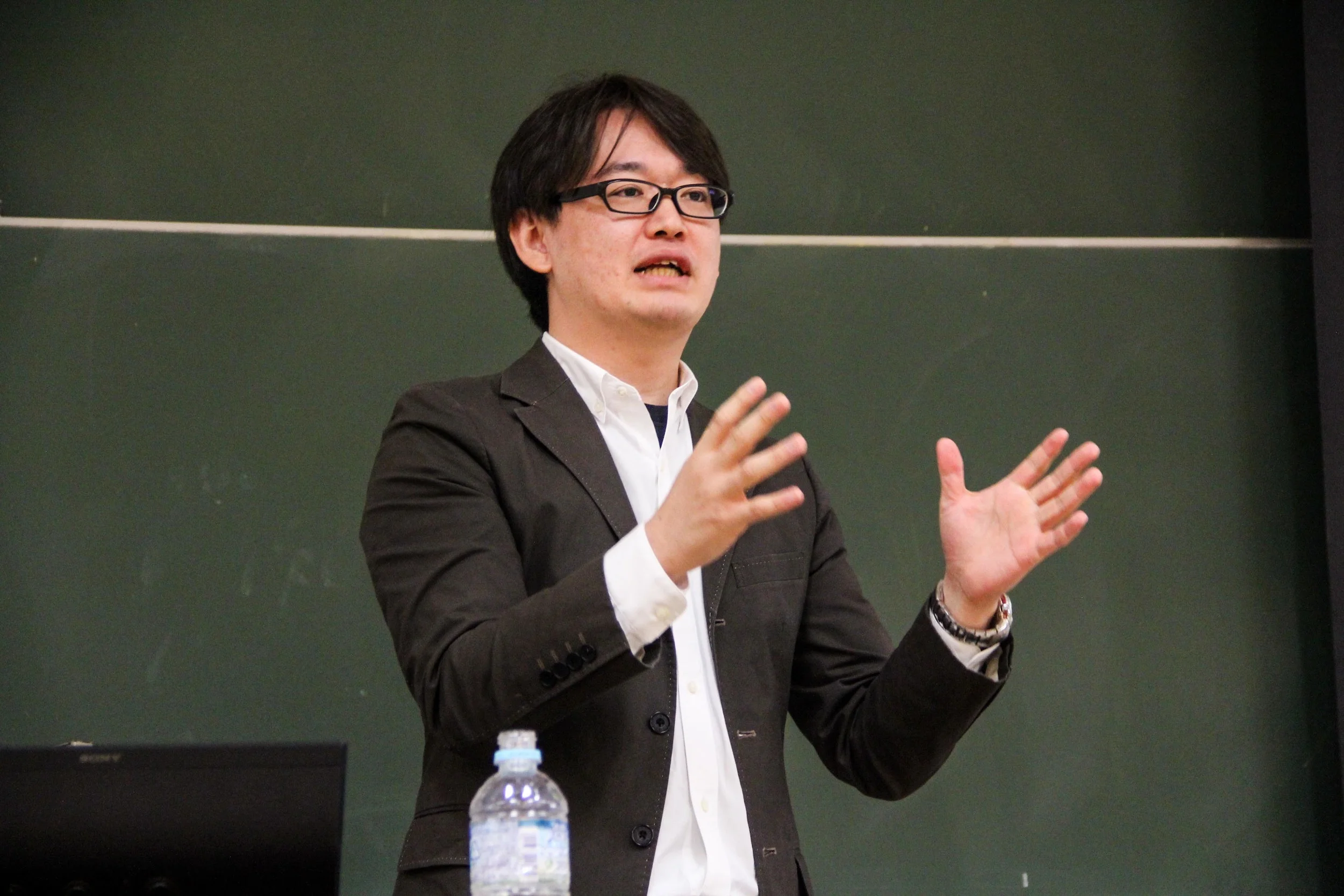内山雅照先生.