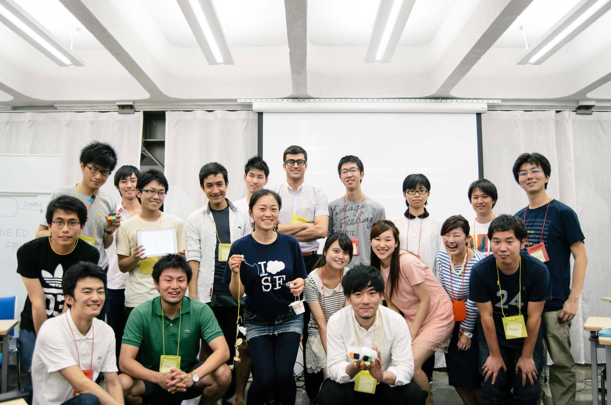 Workshop参加者の皆様と集合写真.